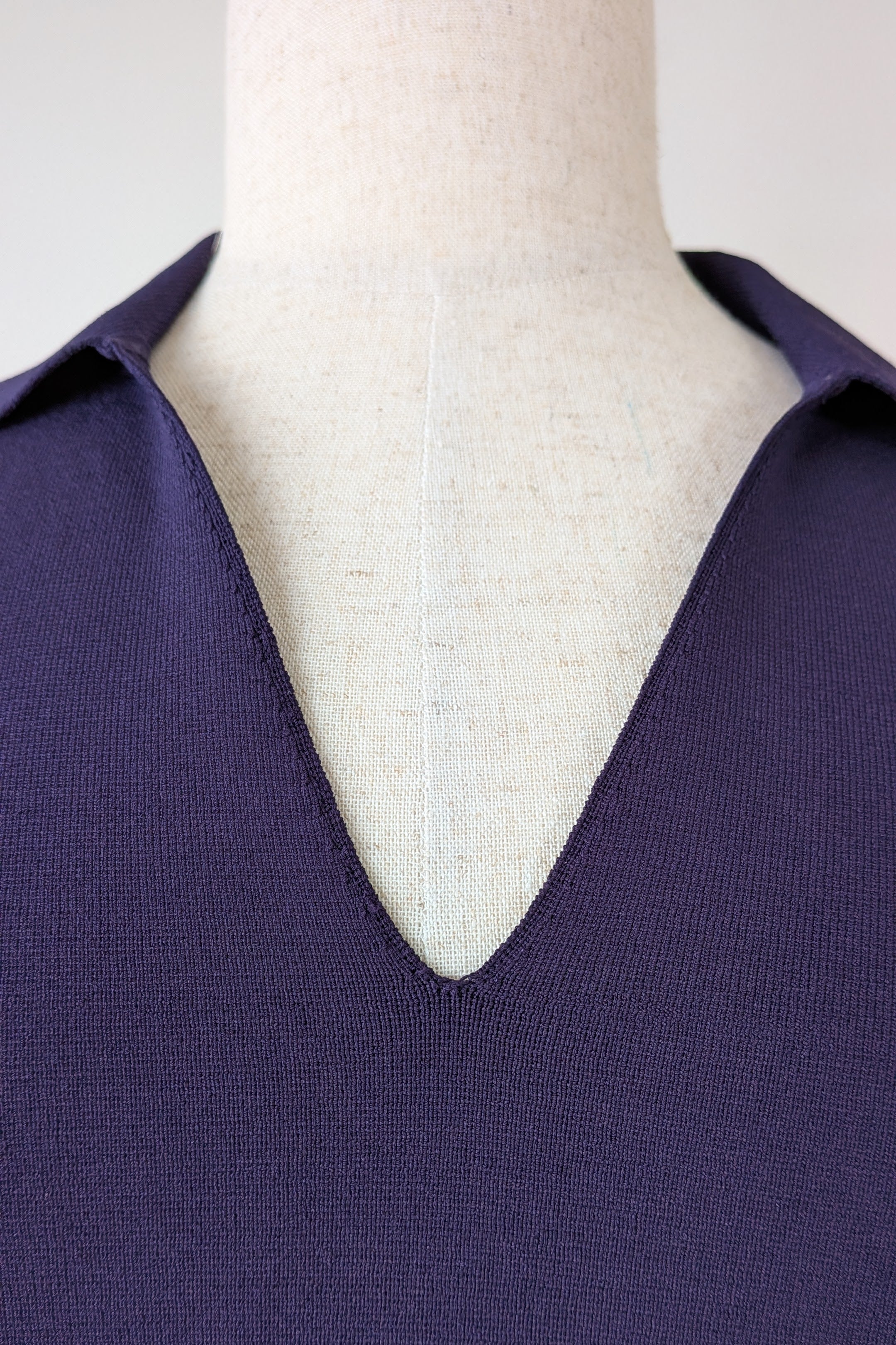 Country Road Compact Knit Polo in Eggplant Size L