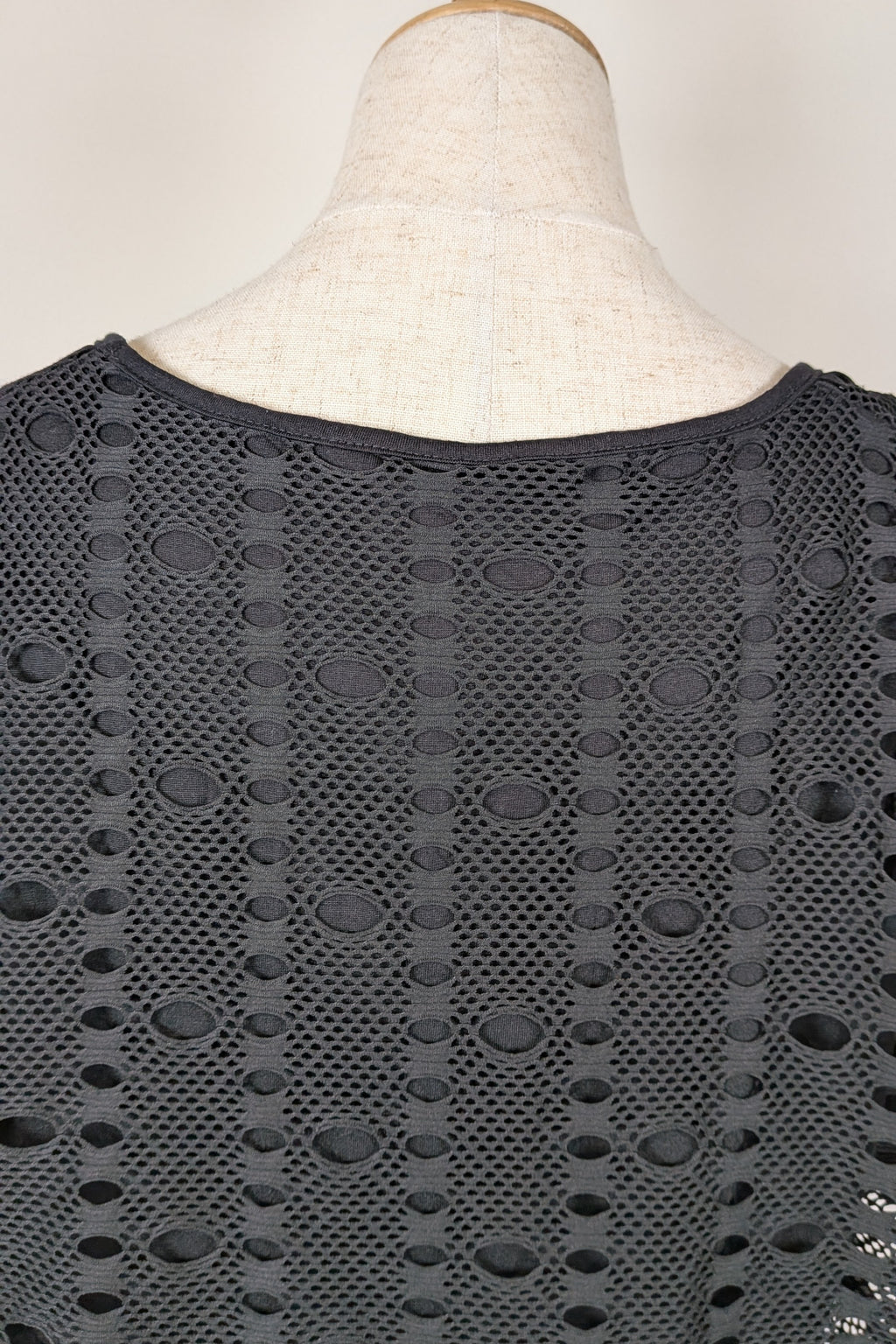 Taking Shape Black Wicker Asymmetrical Tunic Size XS BNWT RRP $109.95