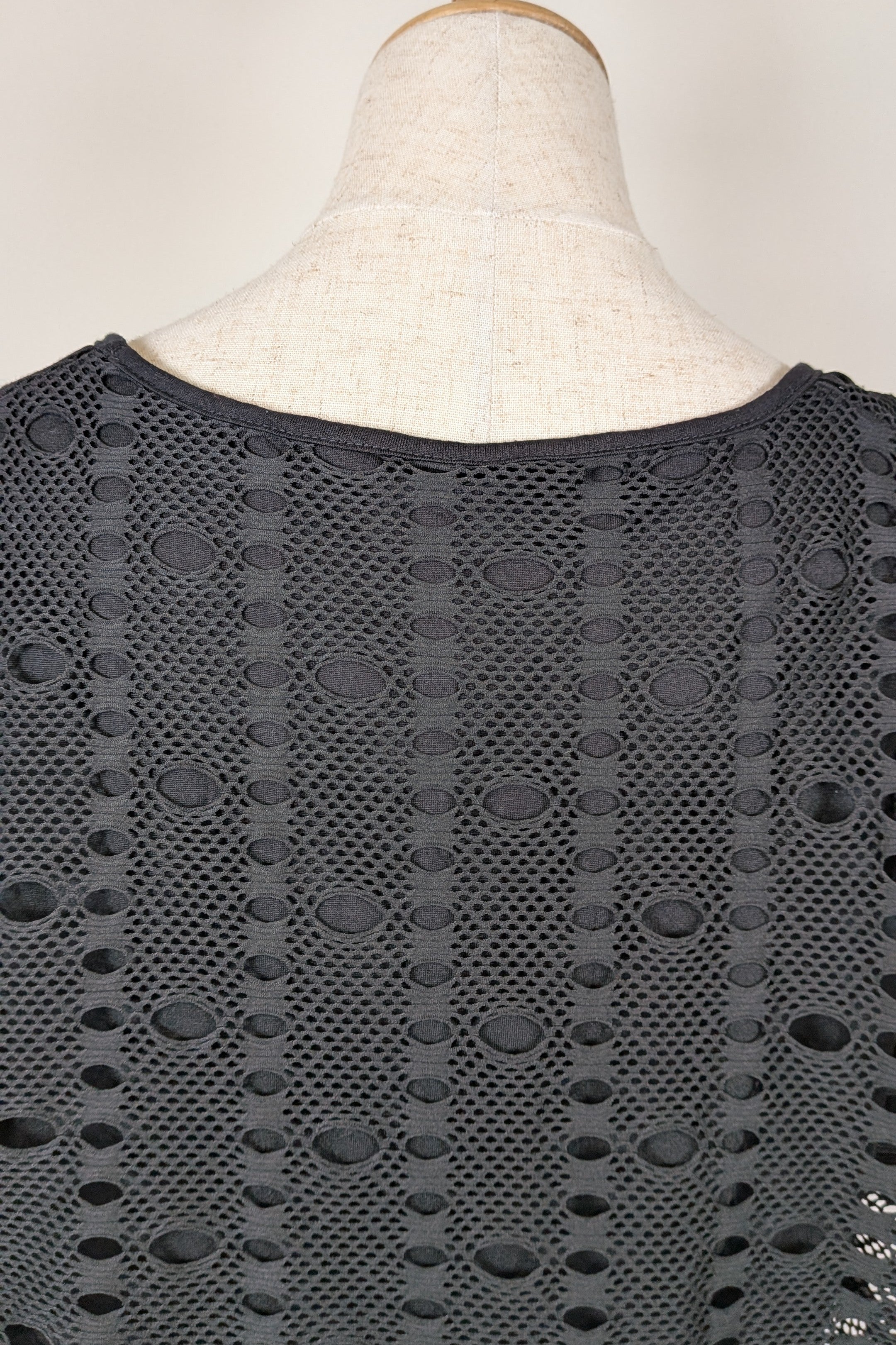 Taking Shape Black Wicker Asymmetrical Tunic Size XS BNWT RRP $109.95