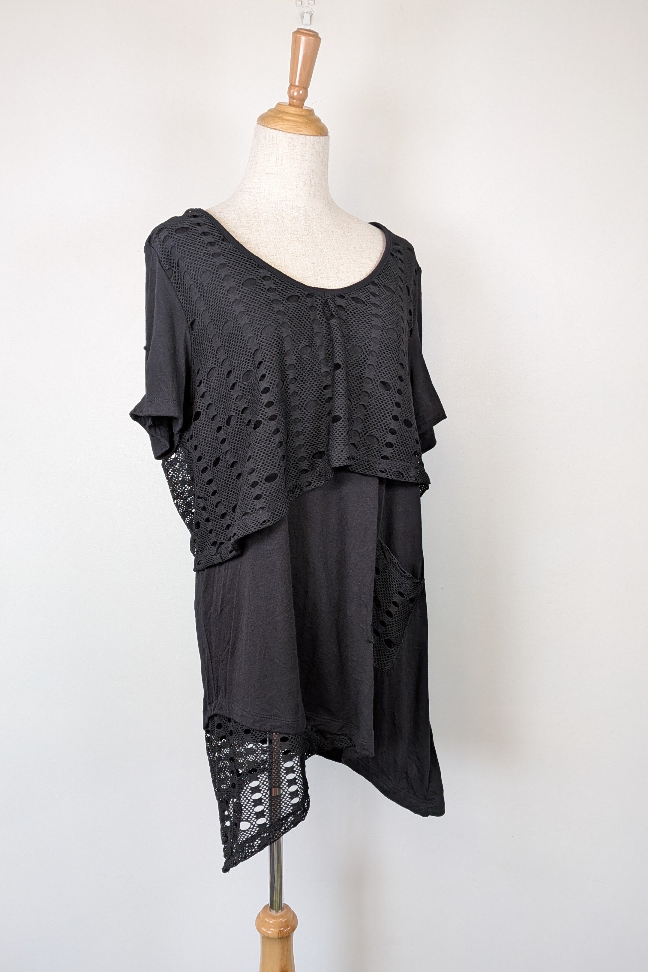 Taking Shape Black Wicker Asymmetrical Tunic Size XS BNWT RRP $109.95