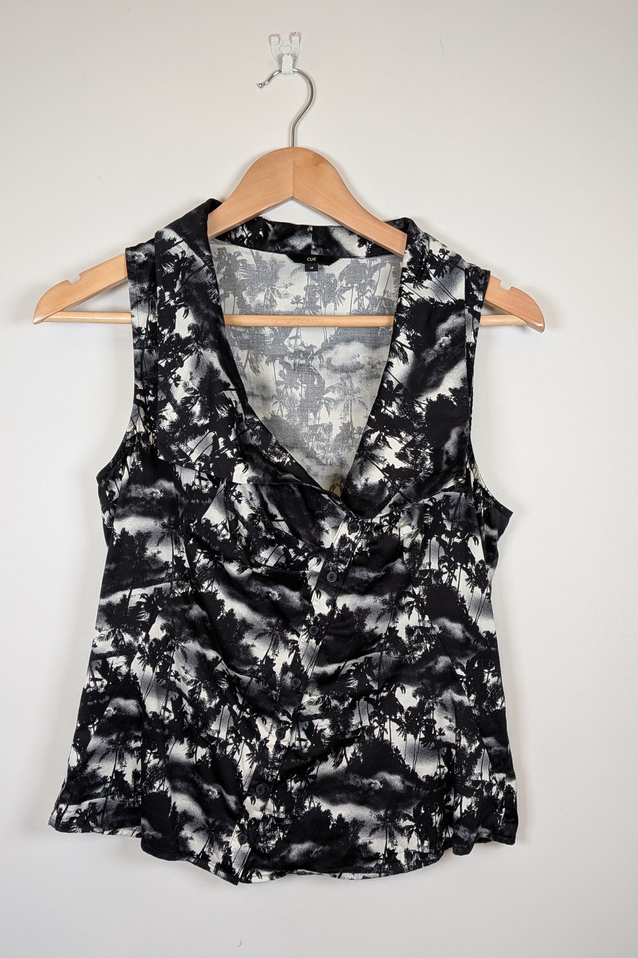 Cue Monochrome Tropical Print Sleeveless Shirt Size 12