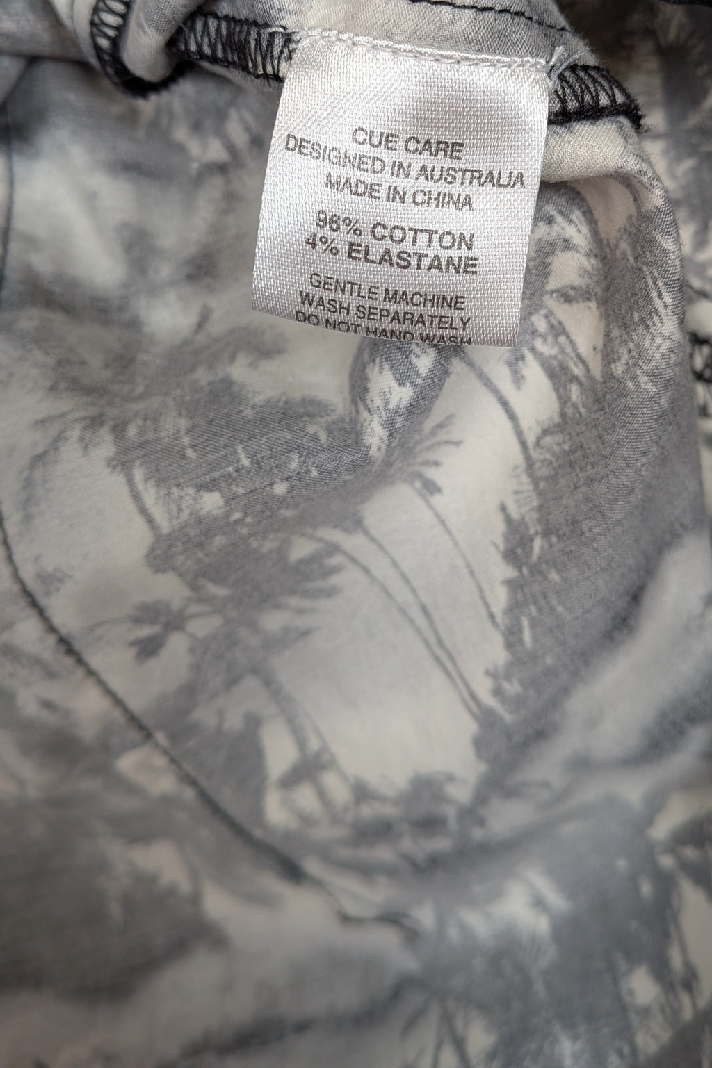 Cue Monochrome Tropical Print Sleeveless Shirt Size 12