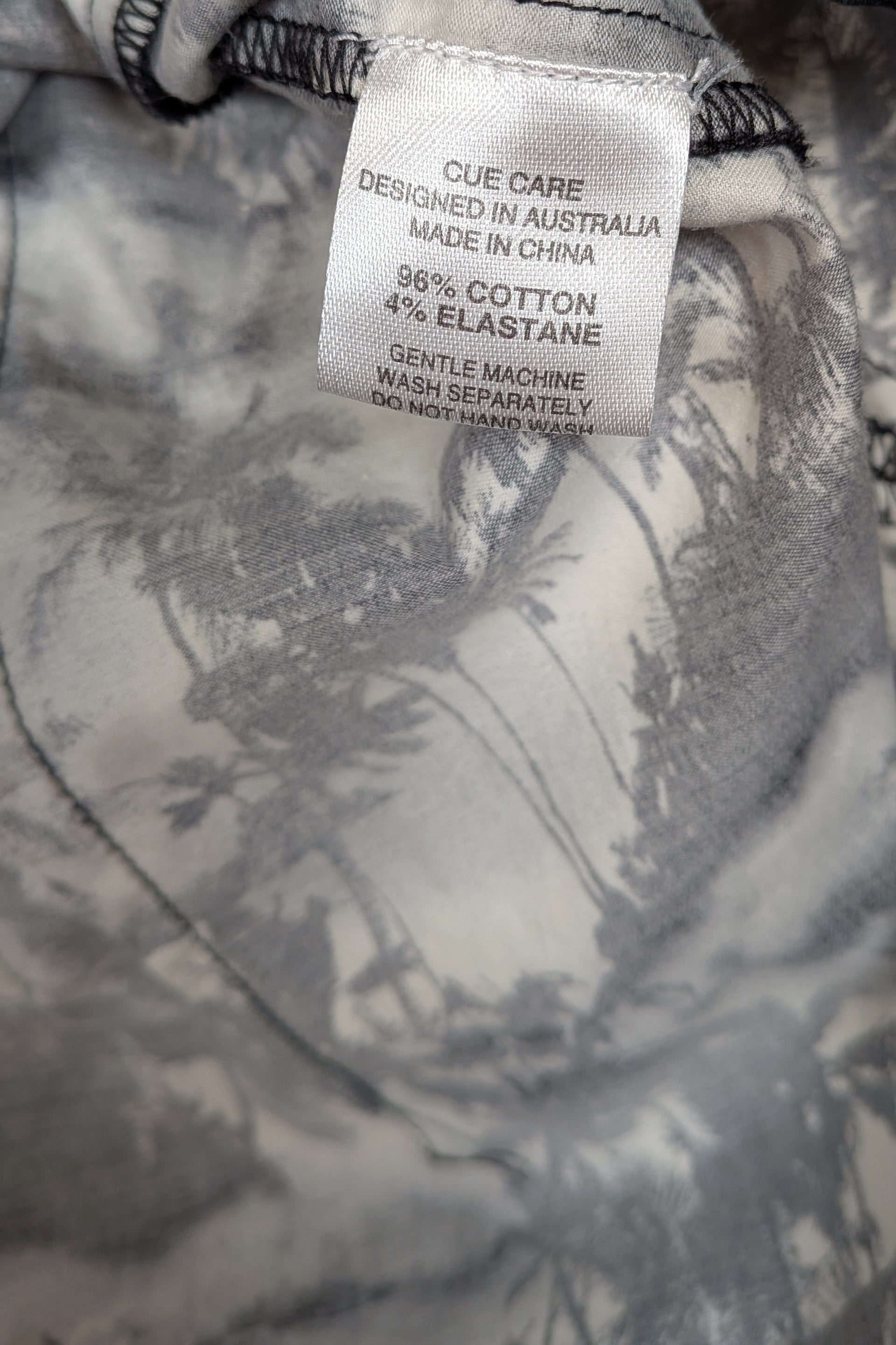 Cue Monochrome Tropical Print Sleeveless Shirt Size 12