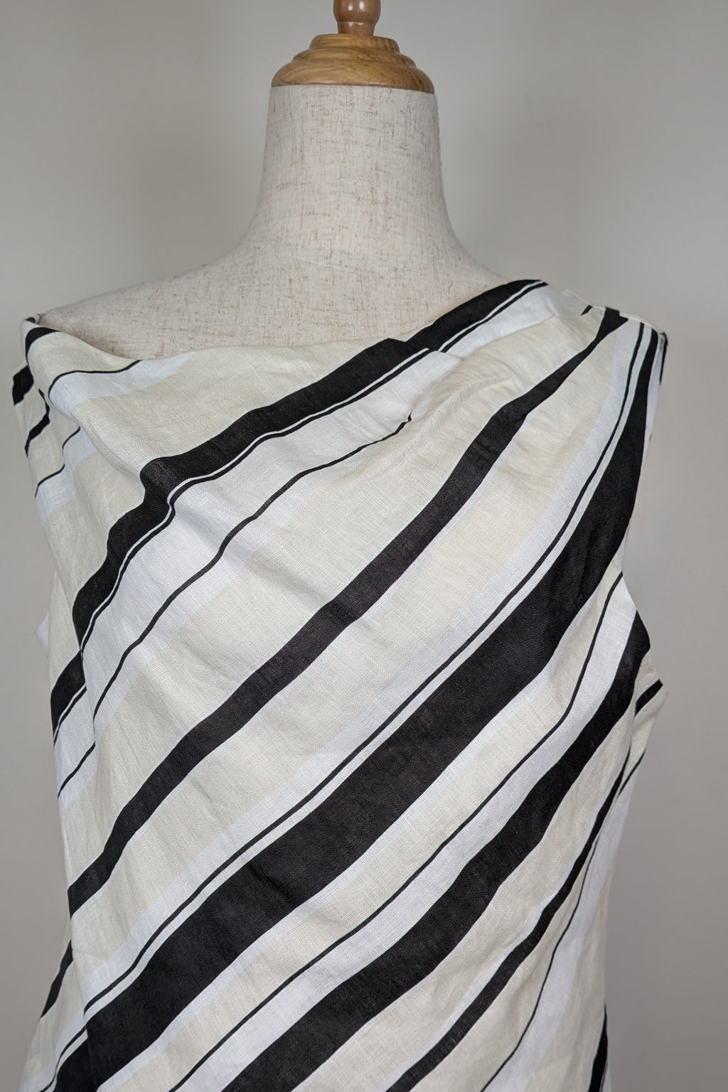 AERE Zali Off Shoulder Top in Shiloh Stripe Size 12 BNWT RRP $90