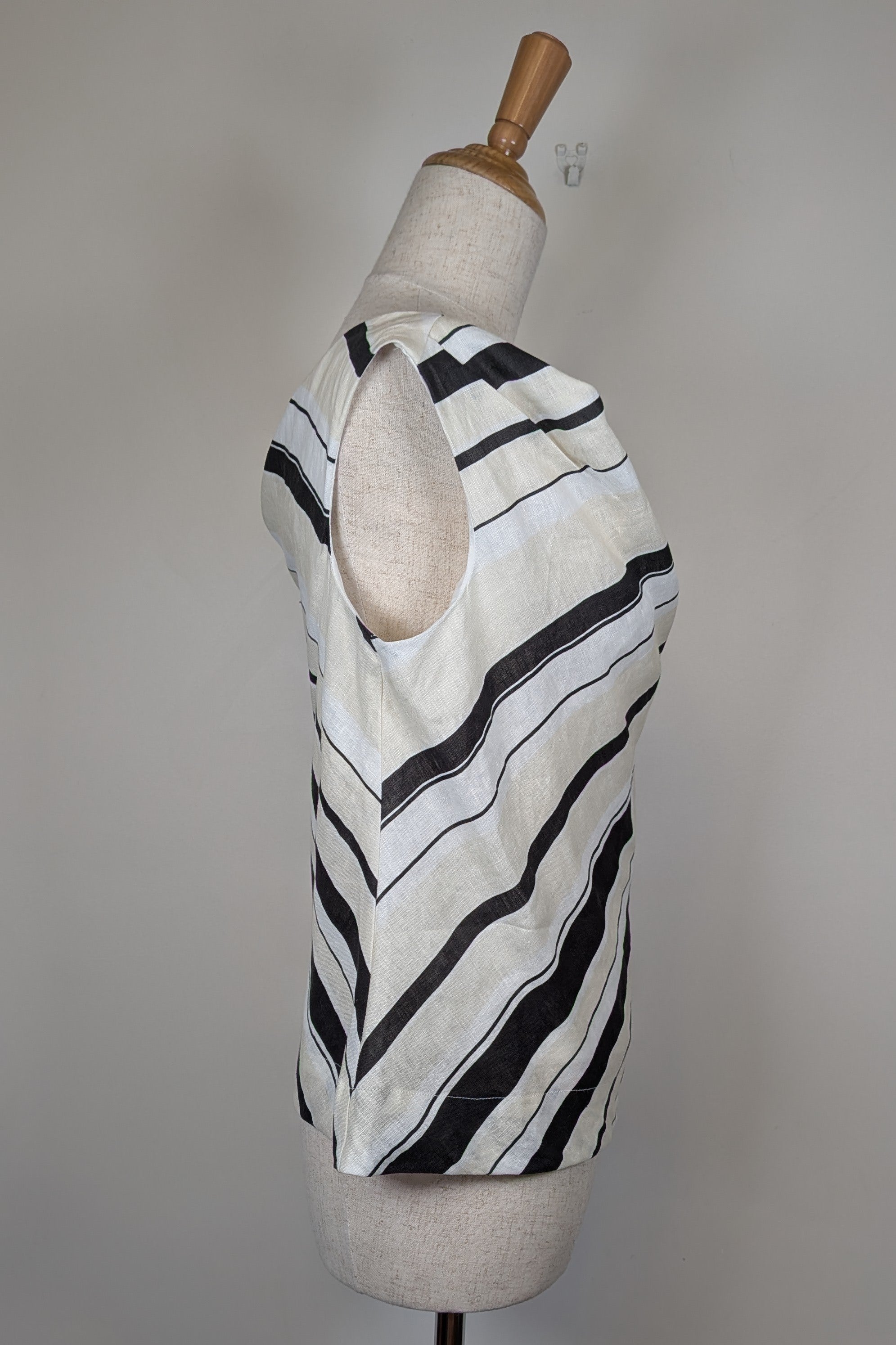 AERE Zali Off Shoulder Top in Shiloh Stripe Size 12 BNWT RRP $90
