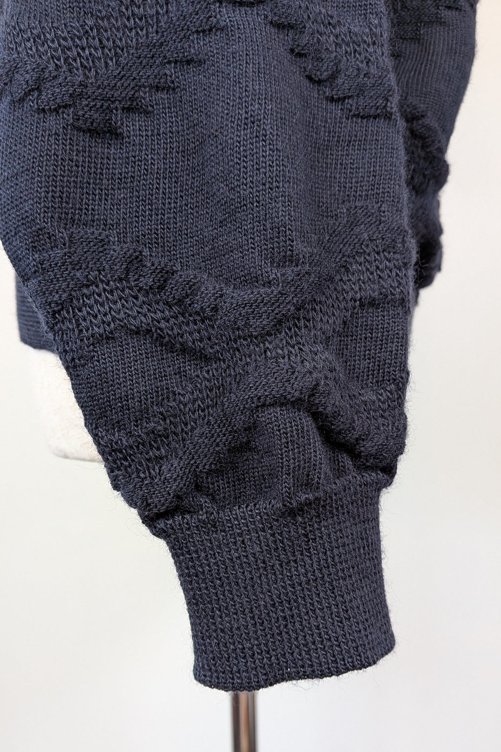 Vintage 90s Sovrano Australia 3D Cable Knit Pure New Wool Jumper Size L
