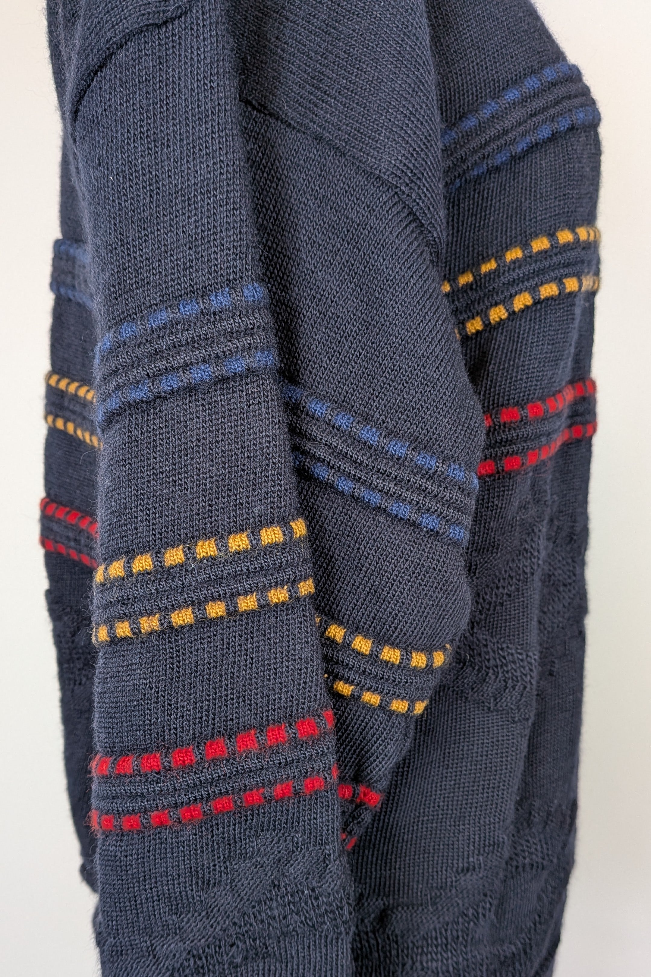 Vintage 90s Sovrano Australia 3D Cable Knit Pure New Wool Jumper Size L