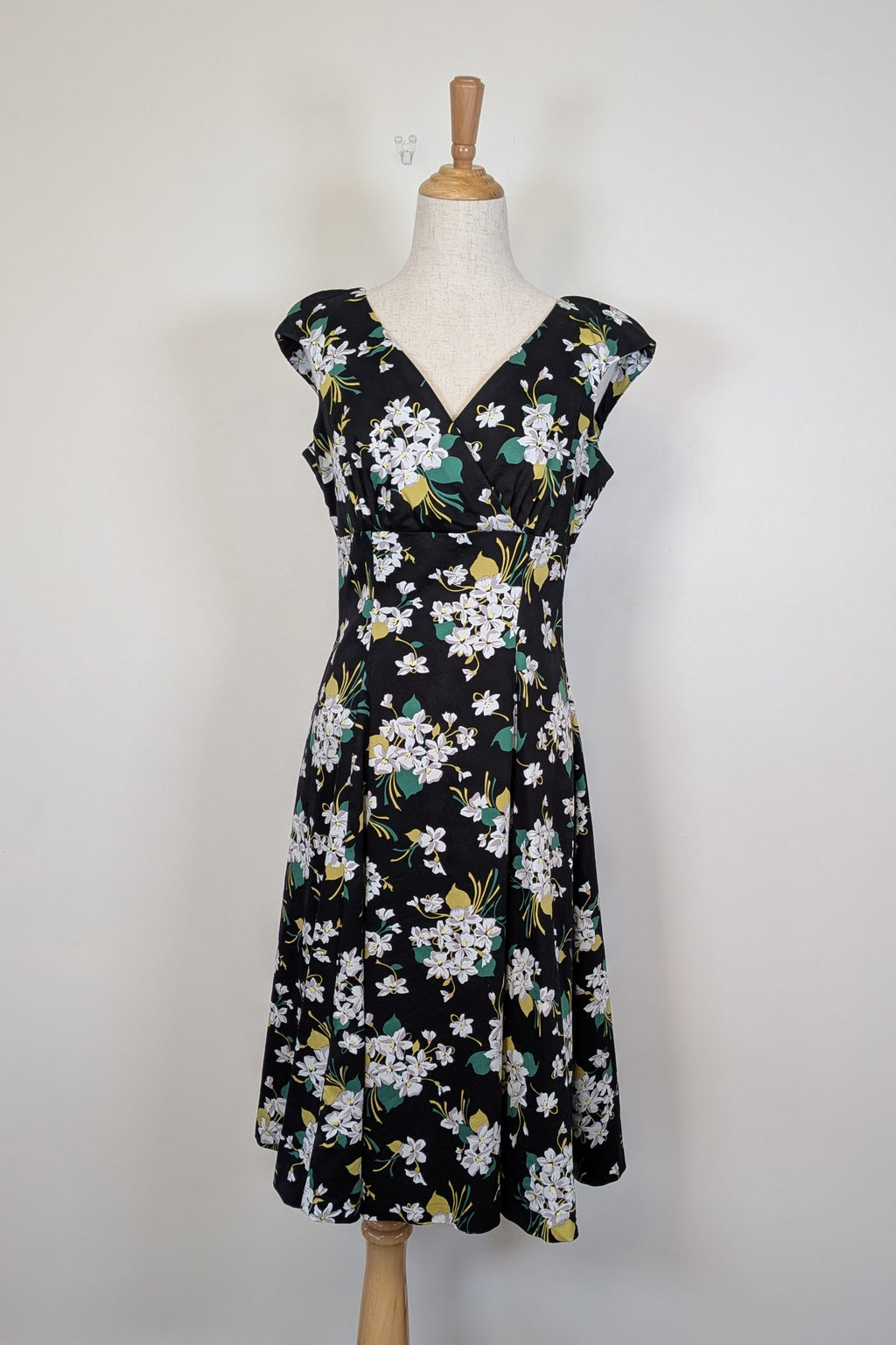 Retrospec'd Empire Floral Fit & Flare Dress Size 14