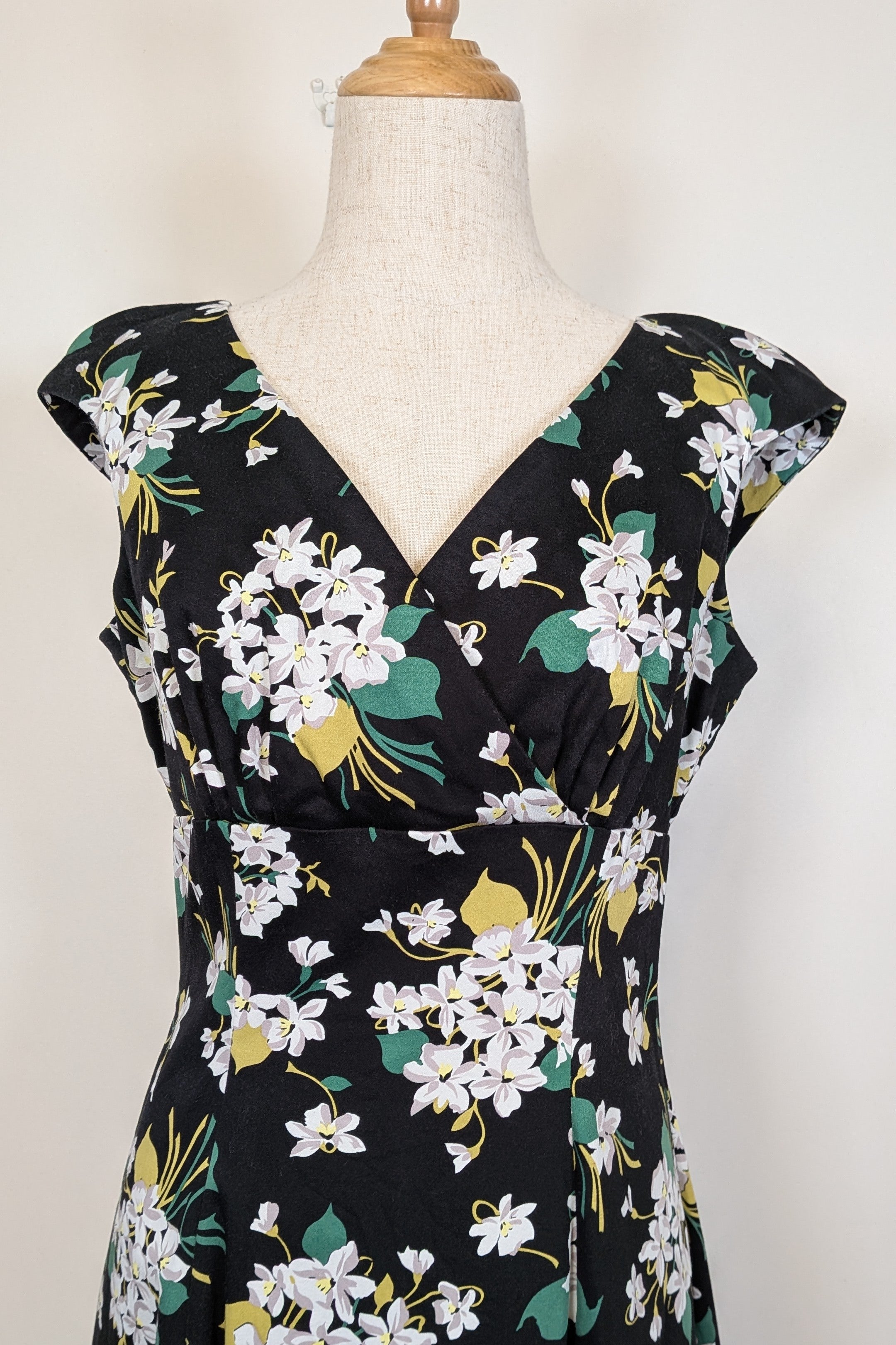 Retrospec'd Empire Floral Fit & Flare Dress Size 14