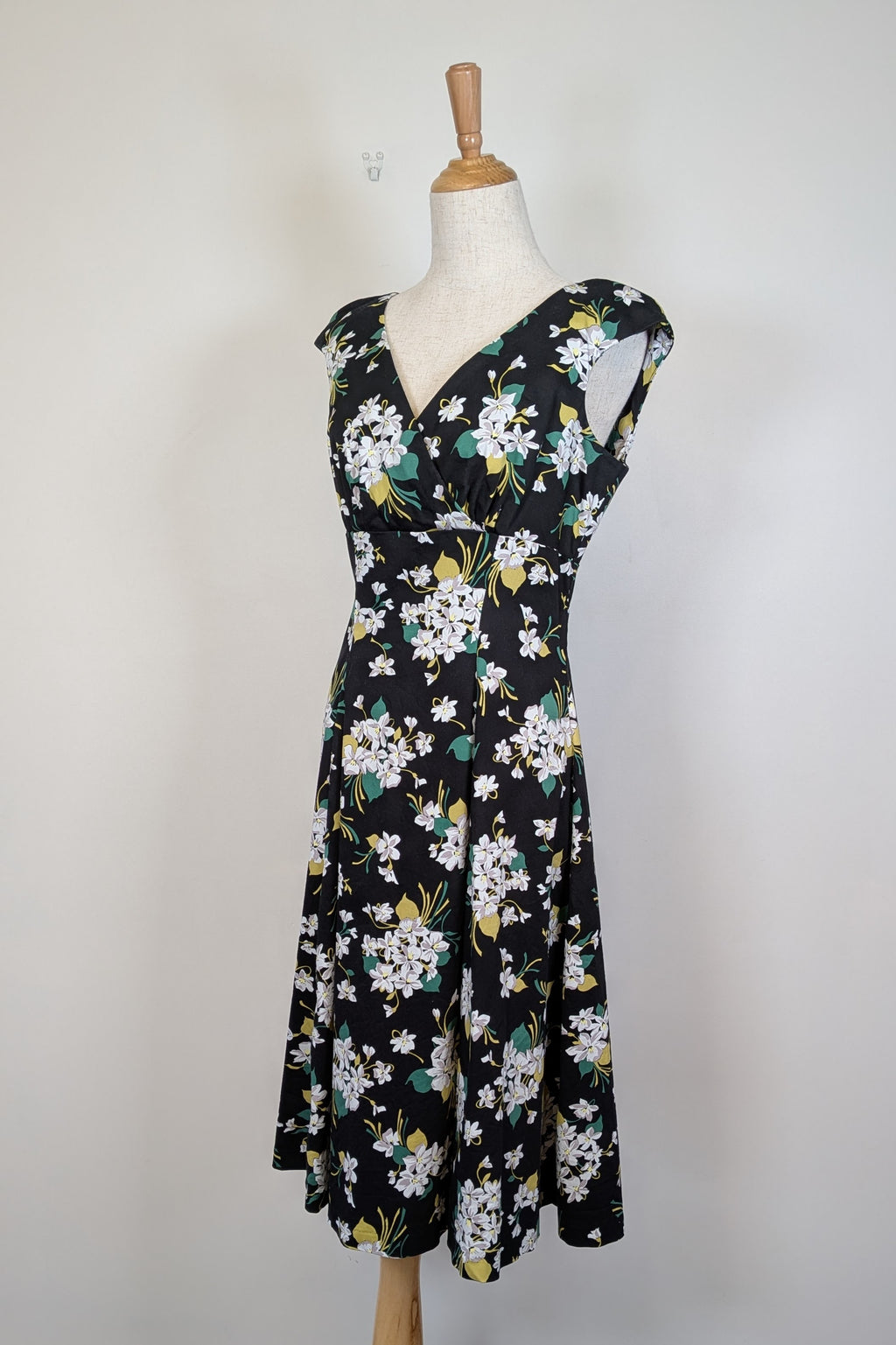 Retrospec'd Empire Floral Fit & Flare Dress Size 14