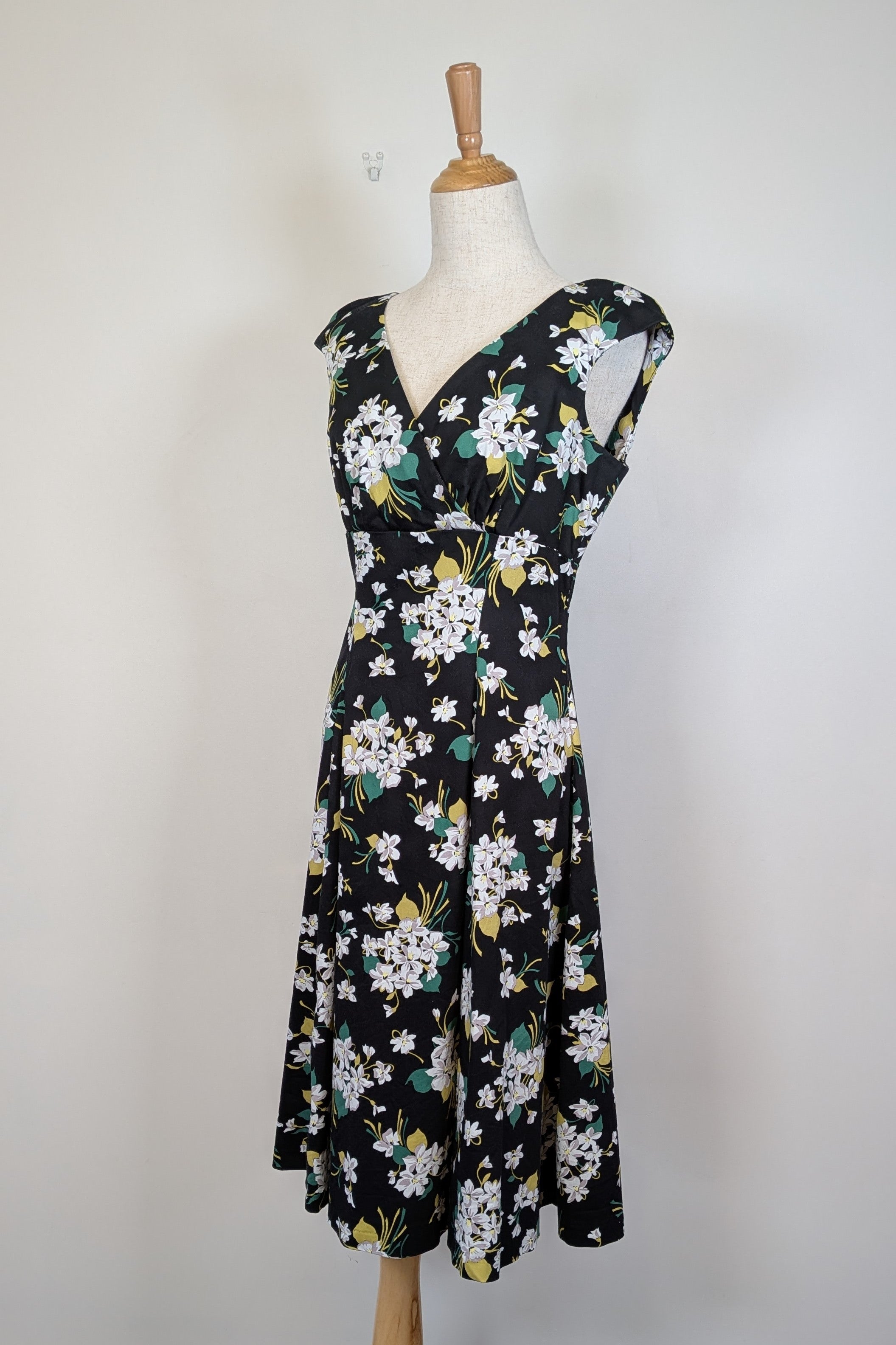 Retrospec'd Empire Floral Fit & Flare Dress Size 14