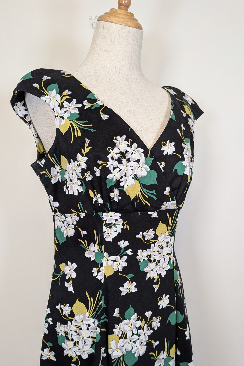 Retrospec'd Empire Floral Fit & Flare Dress Size 14