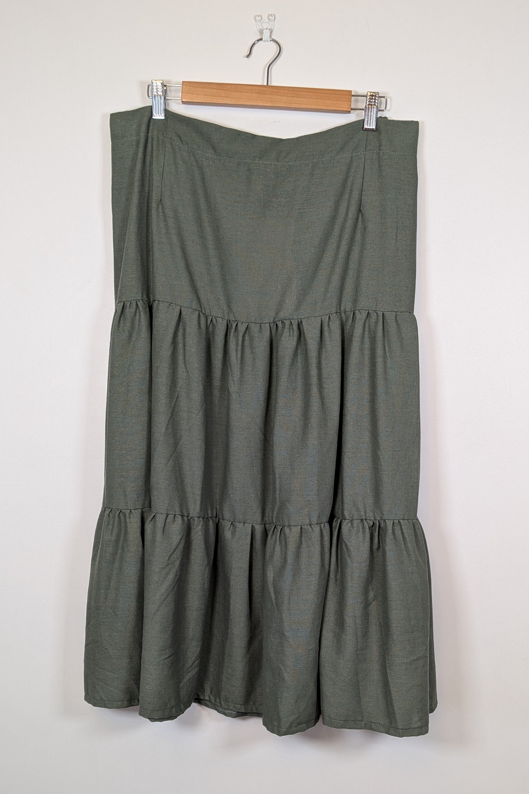 Liz Jordan Designer Collection Tiered Linen Skirt in Dusty Olive Size 18 BNWT RRP $129.99