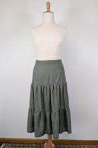 Liz Jordan Designer Collection Tiered Linen Skirt in Dusty Olive Size 18 BNWT RRP $129.99