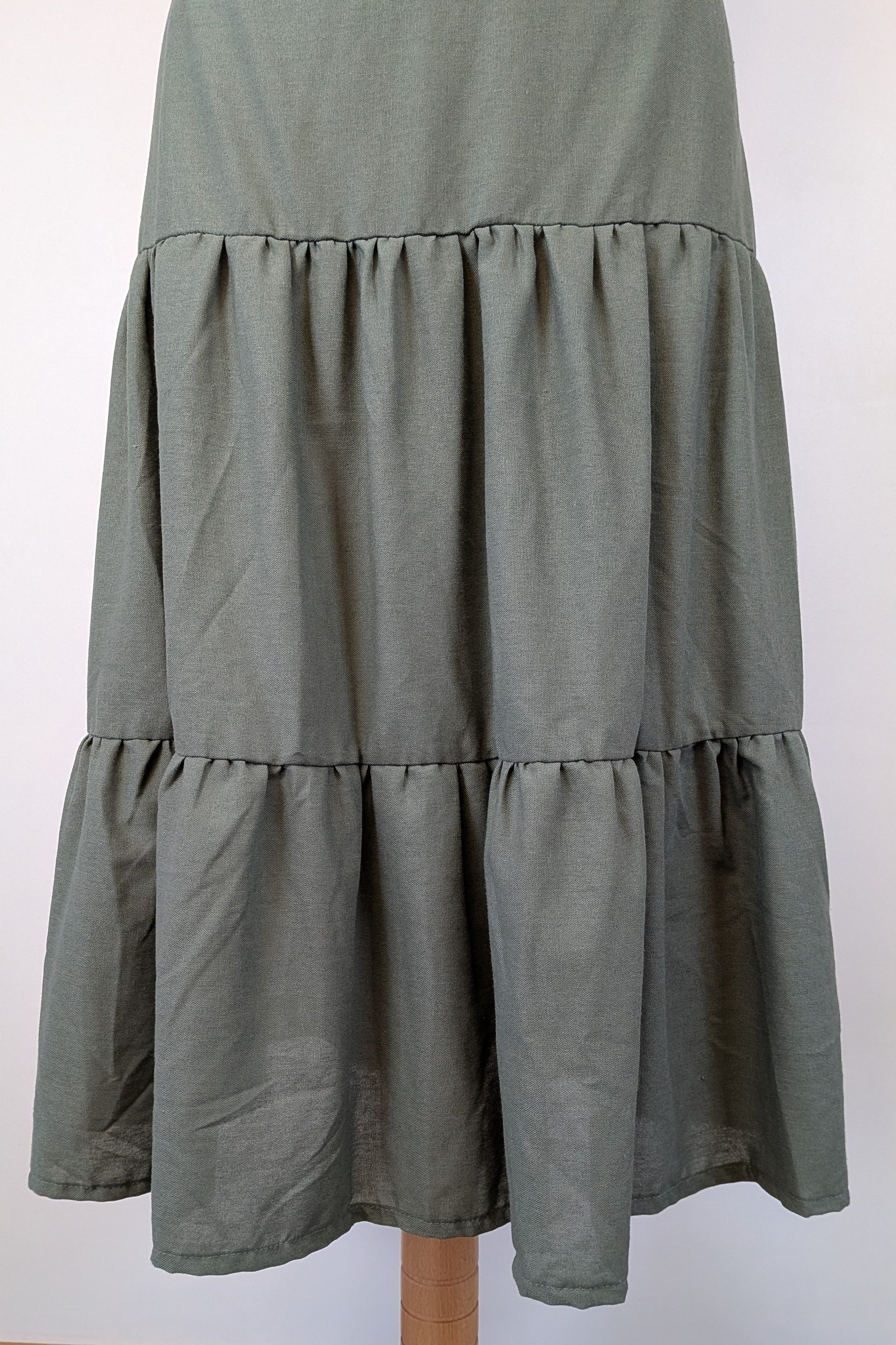 Liz Jordan Designer Collection Tiered Linen Skirt in Dusty Olive Size 18 BNWT RRP $129.99