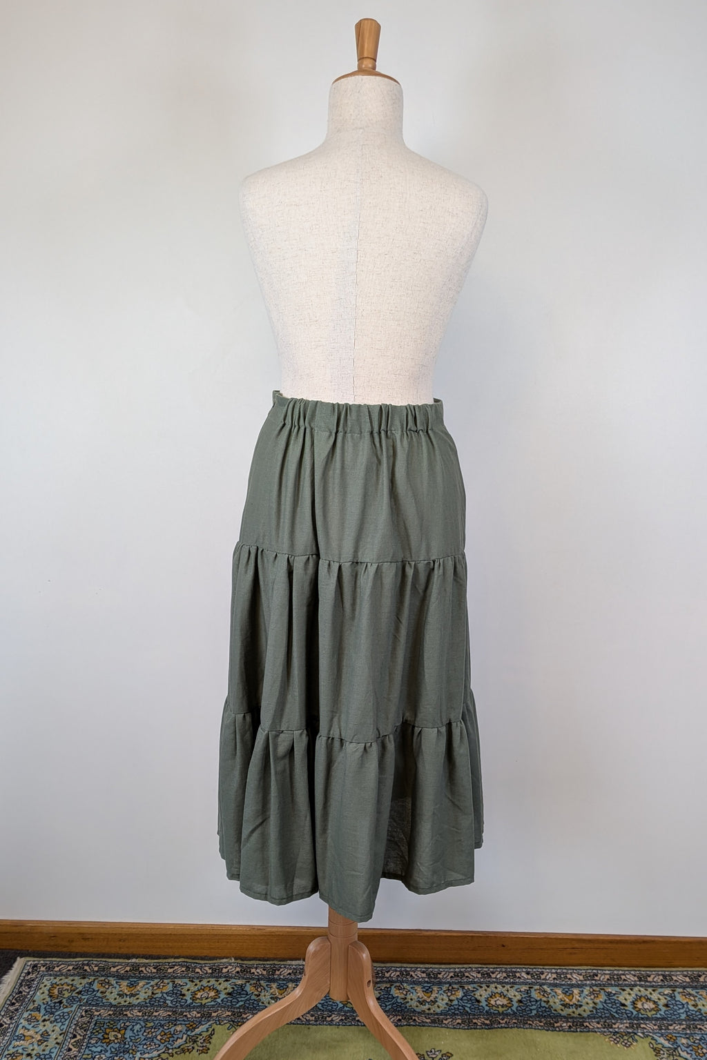Liz Jordan Designer Collection Tiered Linen Skirt in Dusty Olive Size 18 BNWT RRP $129.99