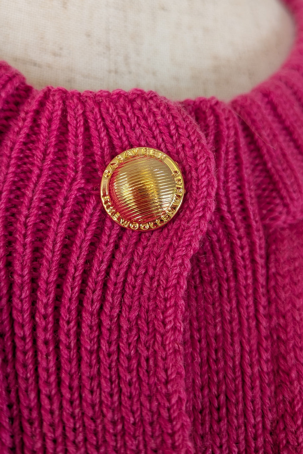 Vintage 80s Casaveen Pink Pure New Wool Cardigan (Made in Tasmania) Size M