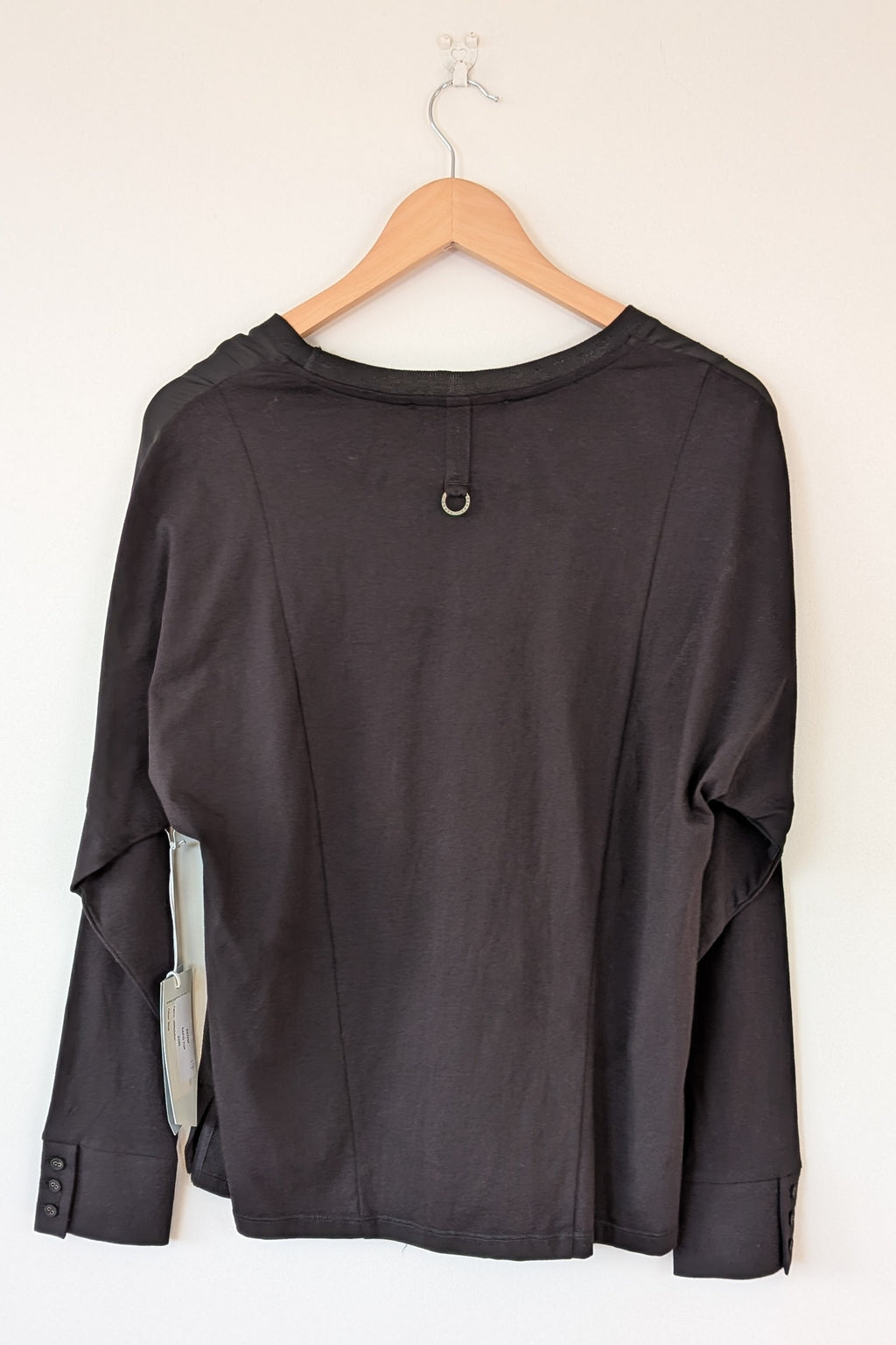 Verge Rapid Top in Black Size S BNWT RRP $200