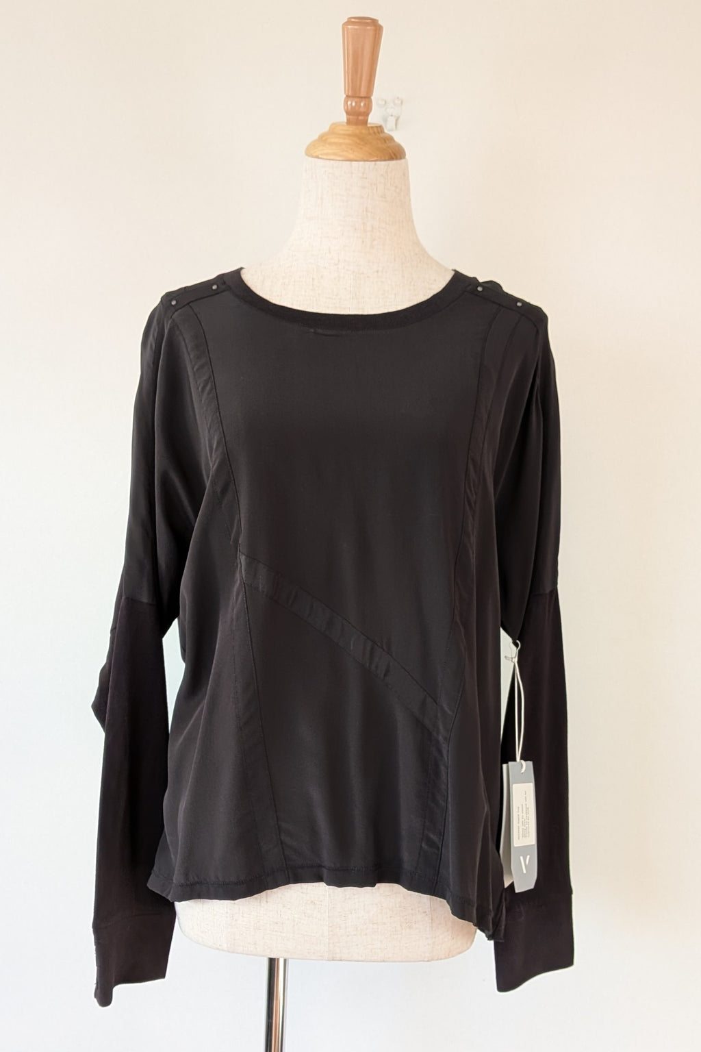 Verge Rapid Top in Black Size S BNWT RRP $200