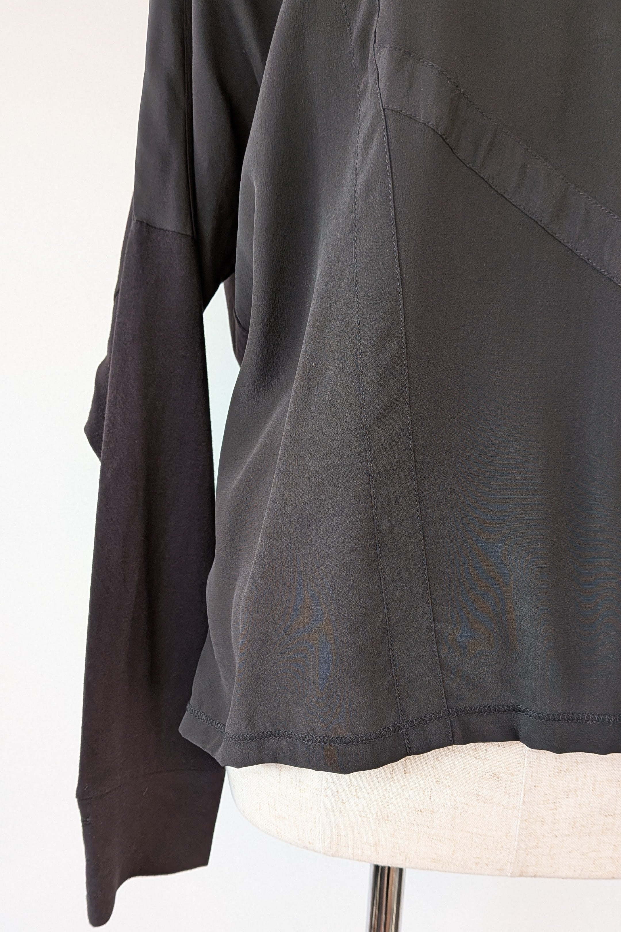 Verge Rapid Top in Black Size S BNWT RRP $200