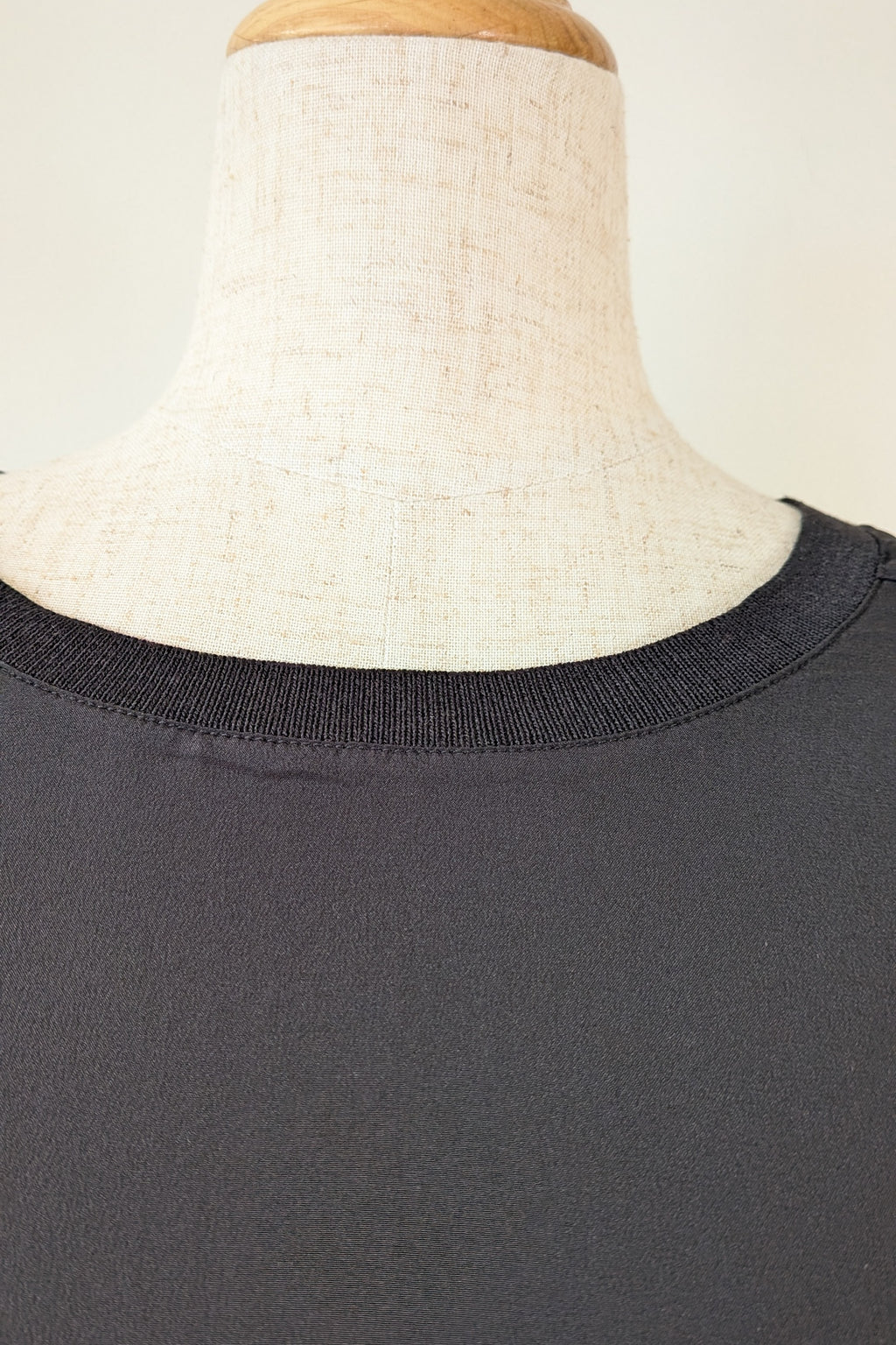 Verge Rapid Top in Black Size S BNWT RRP $200