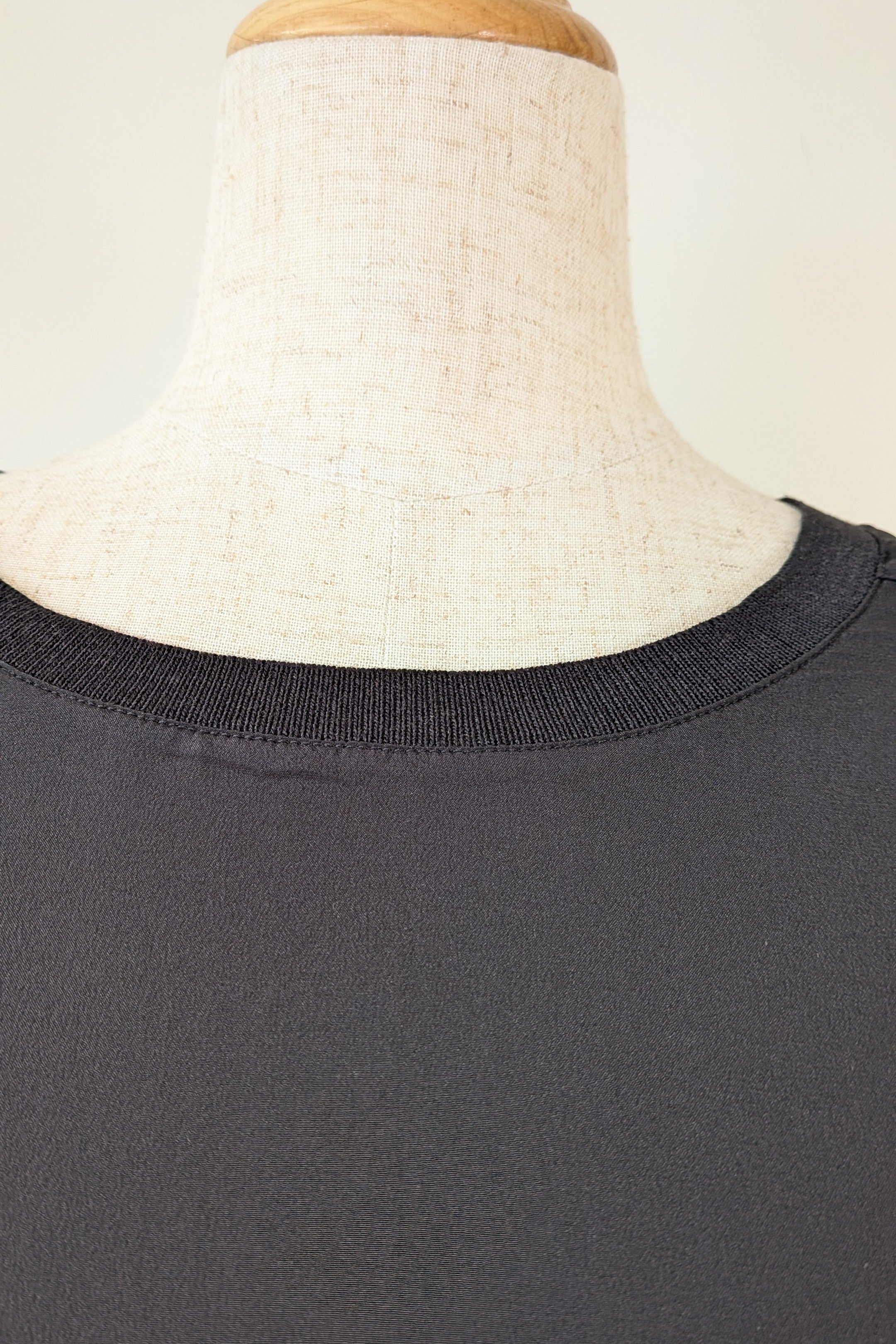 Verge Rapid Top in Black Size S BNWT RRP $200