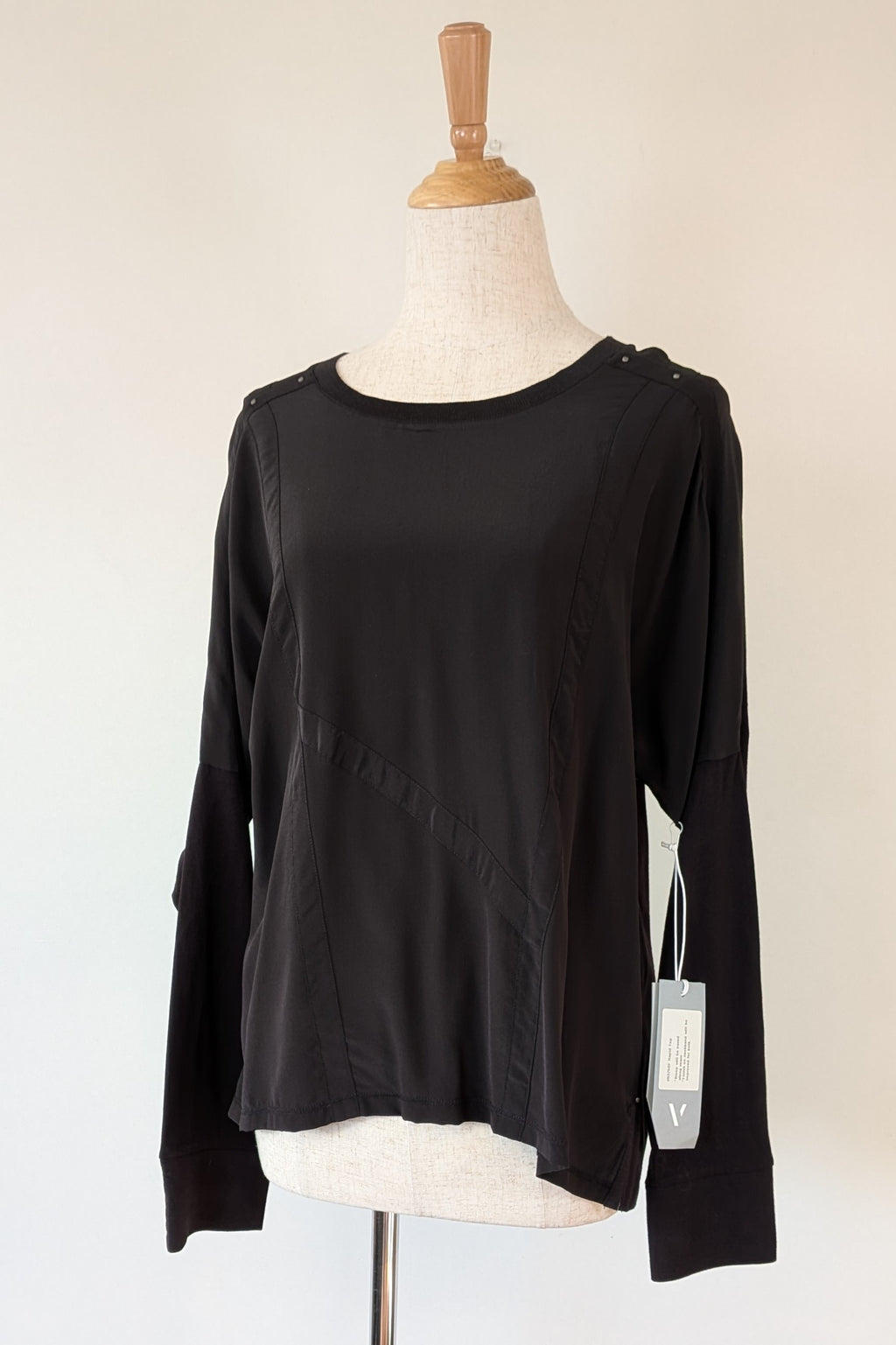 Verge Rapid Top in Black Size S BNWT RRP $200