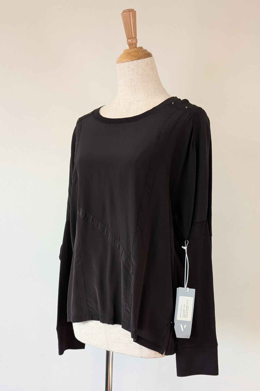 Verge Rapid Top in Black Size S BNWT RRP $200