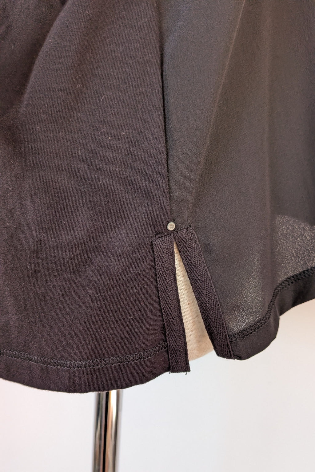 Verge Rapid Top in Black Size S BNWT RRP $200