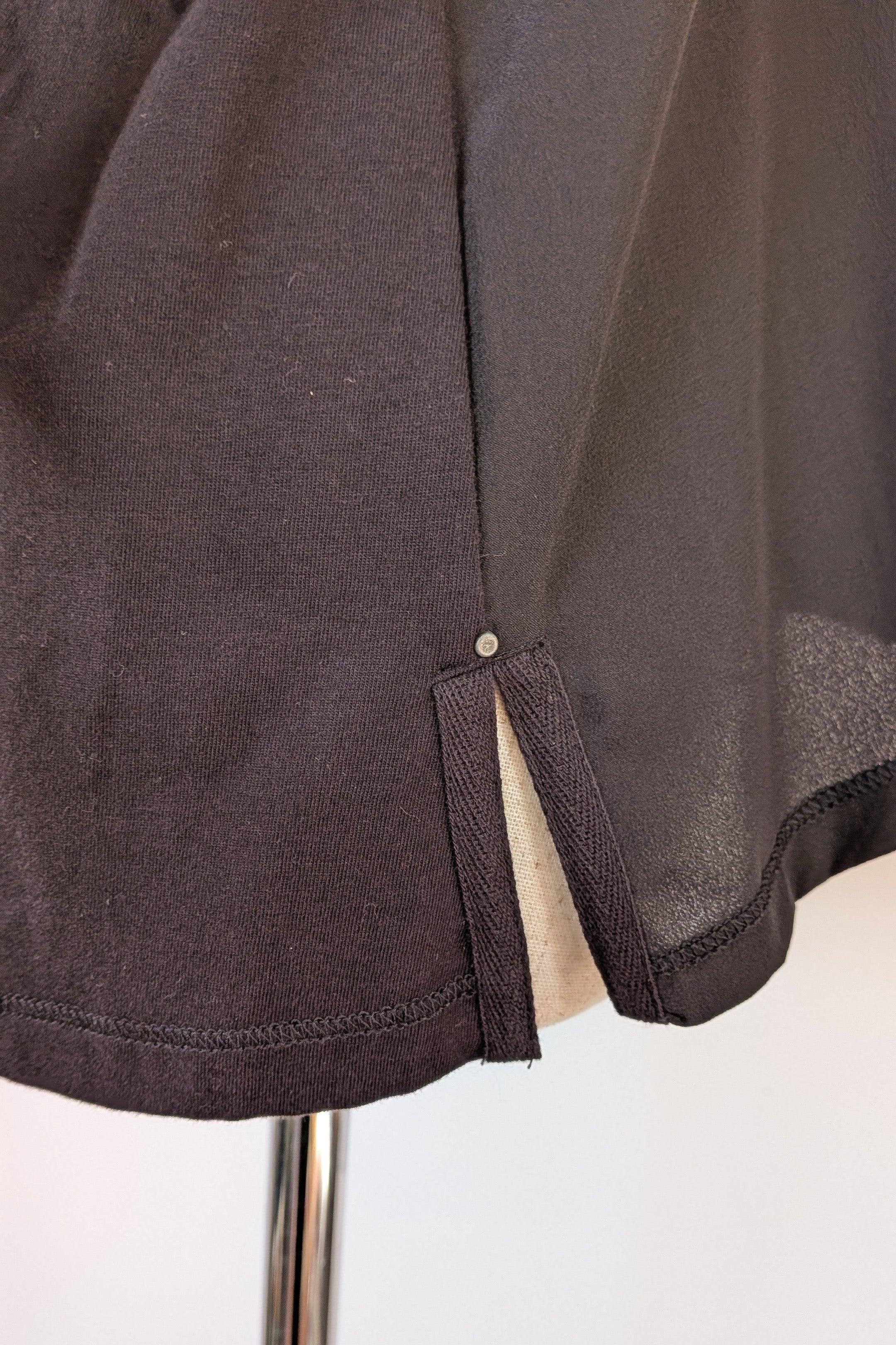 Verge Rapid Top in Black Size S BNWT RRP $200