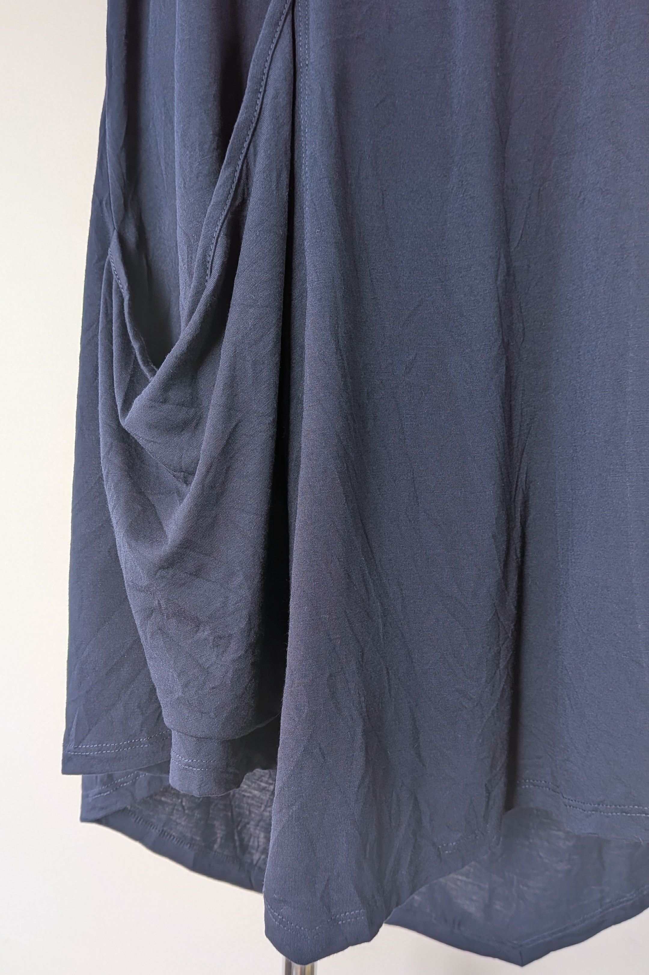 Taking Shape Nekesha Bamboo Tunic in Dark Indigo Size M BNWT RRP $109.95
