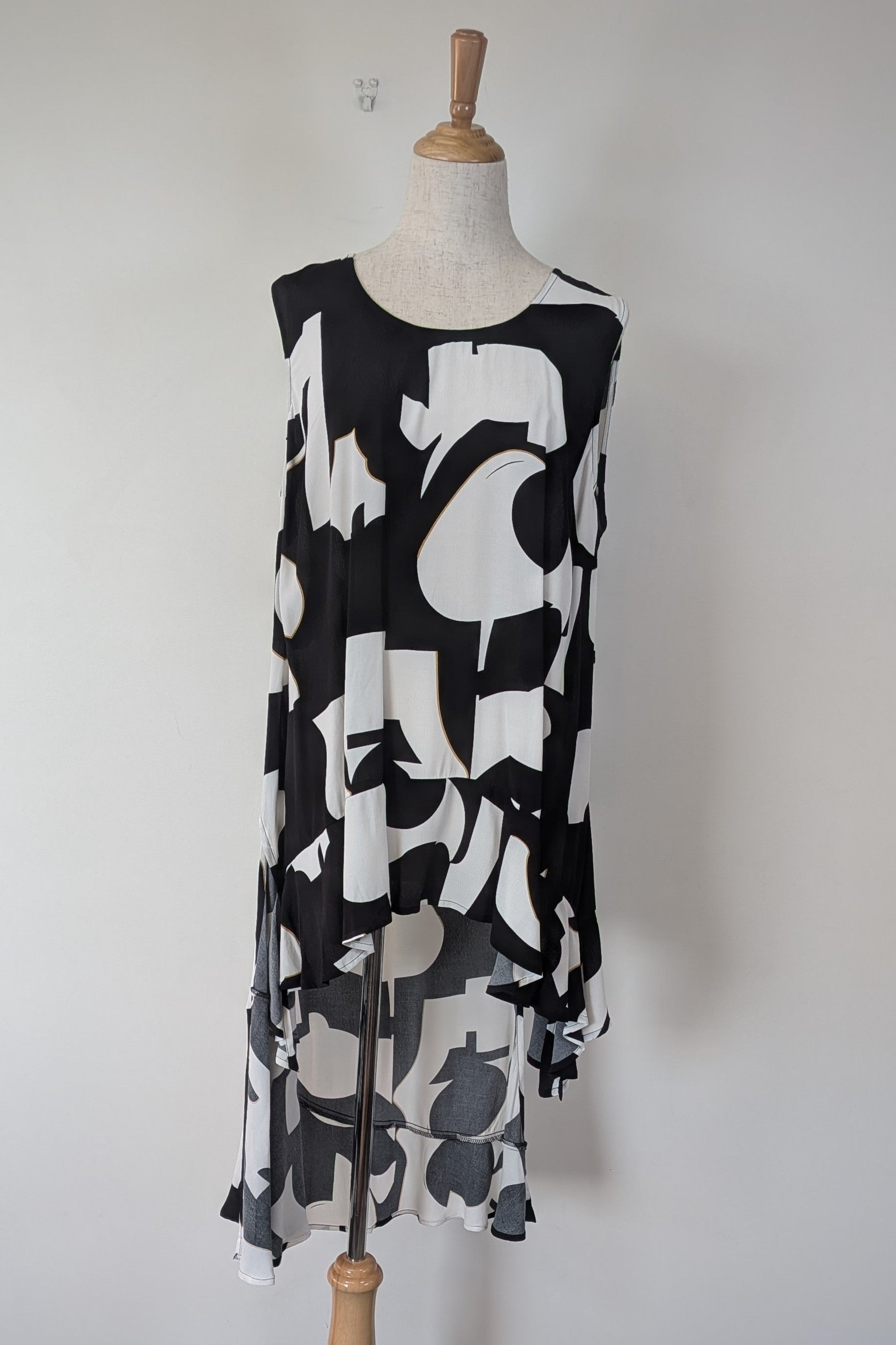 Virtuelle Parisian Asymmetrical Tunic Size 14 BNWT RRP $109.95