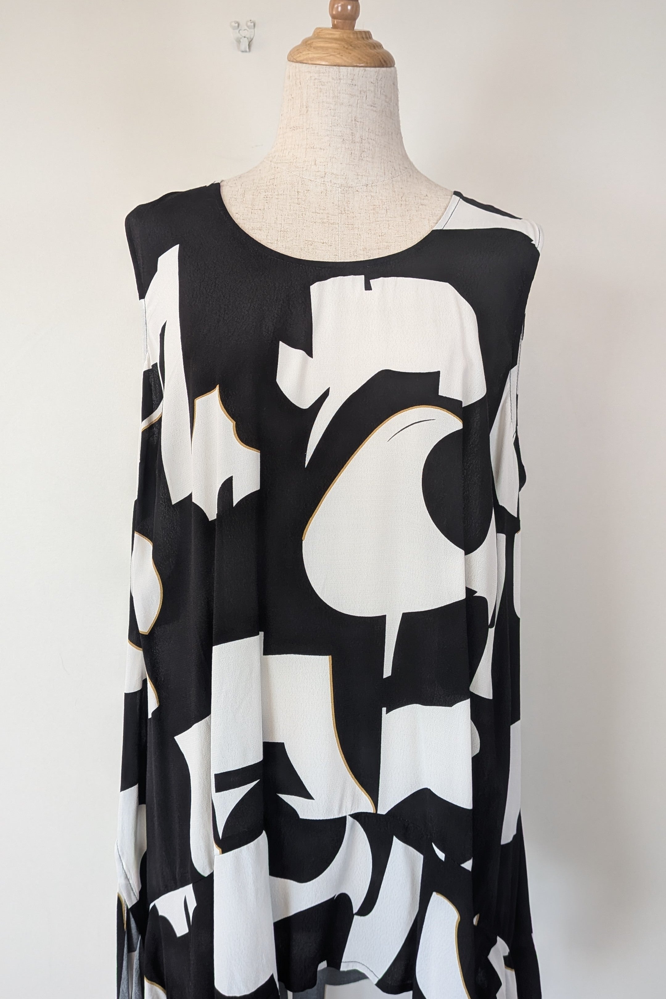 Virtuelle Parisian Asymmetrical Tunic Size 14 BNWT RRP $109.95