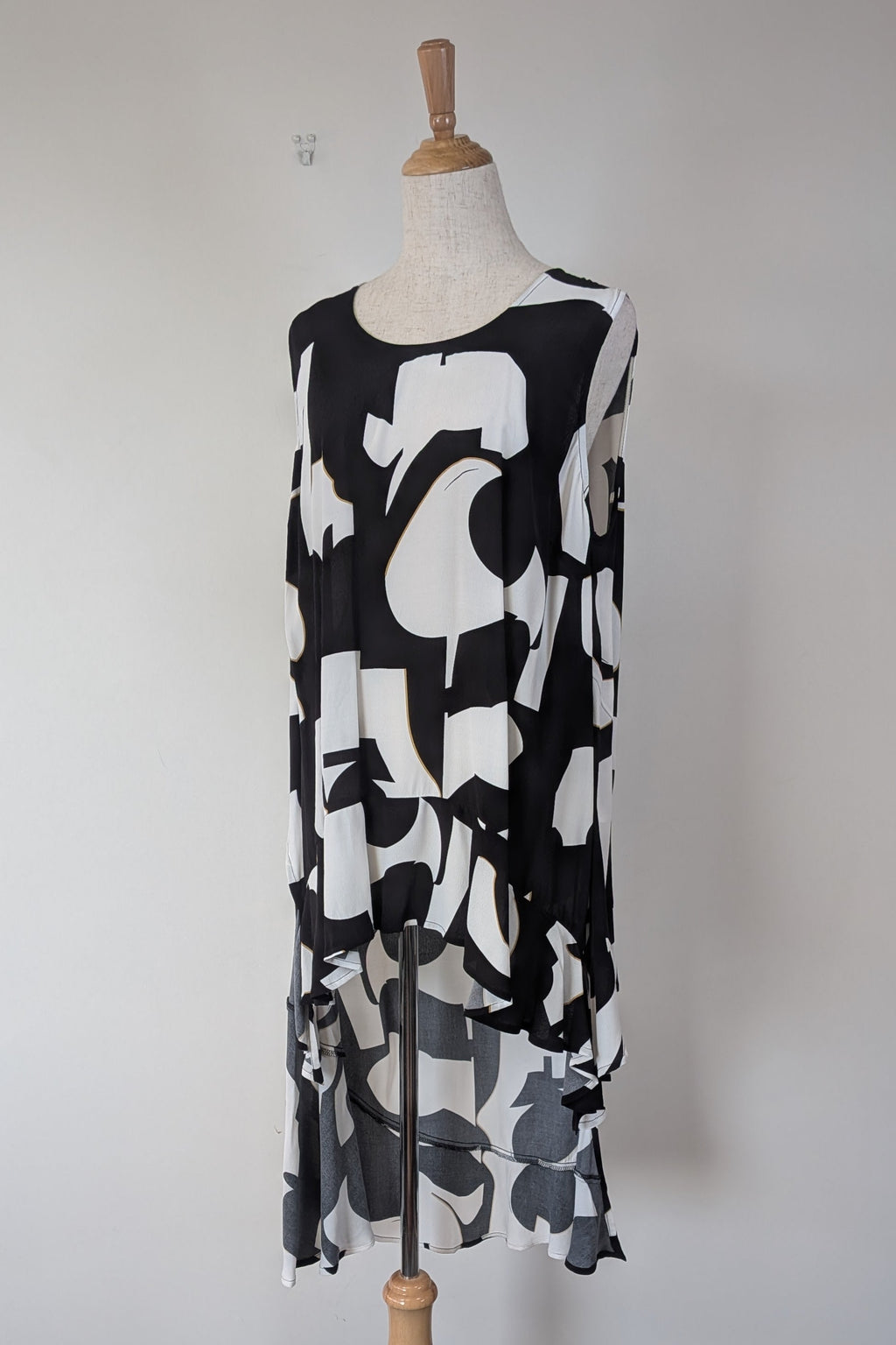 Virtuelle Parisian Asymmetrical Tunic Size 14 BNWT RRP $109.95