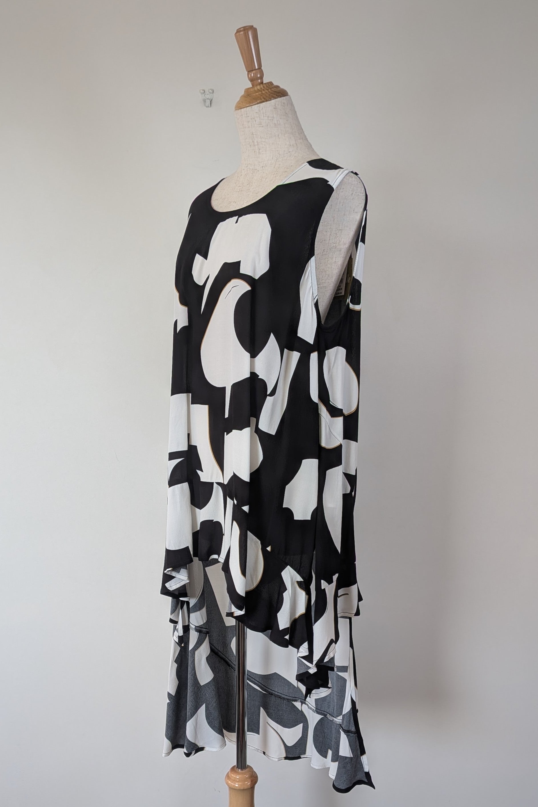 Virtuelle Parisian Asymmetrical Tunic Size 14 BNWT RRP $109.95