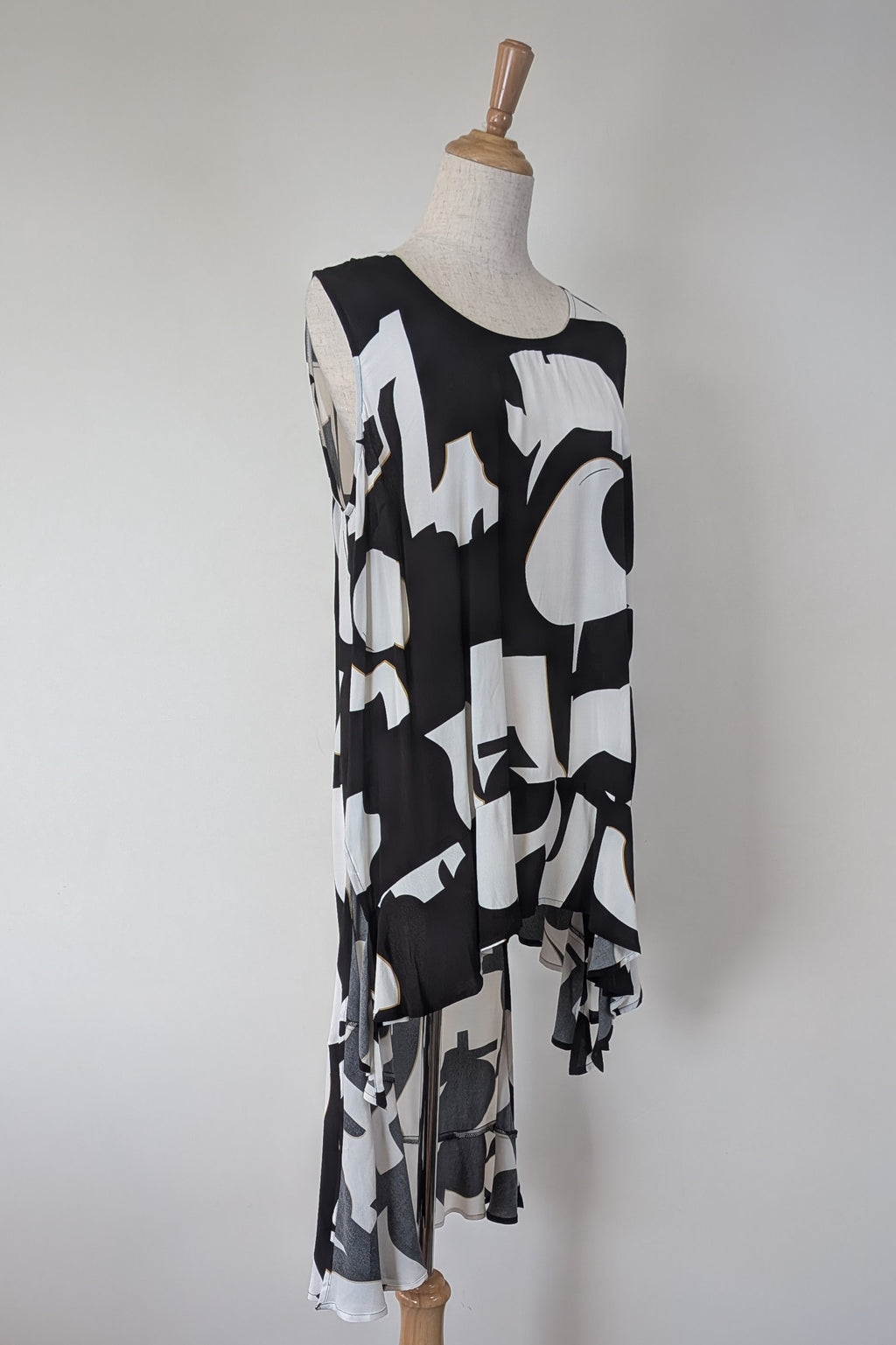 Virtuelle Parisian Asymmetrical Tunic Size 14 BNWT RRP $109.95