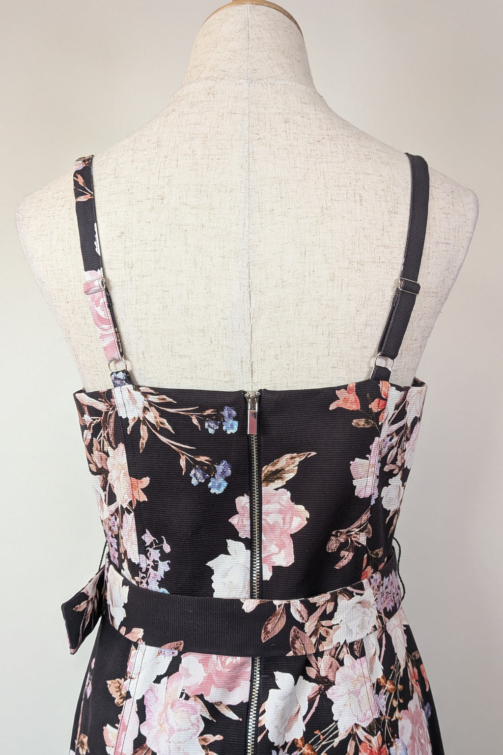 Portmans Black Spring Garden Dress Size 10 BNWT RRP $149.95