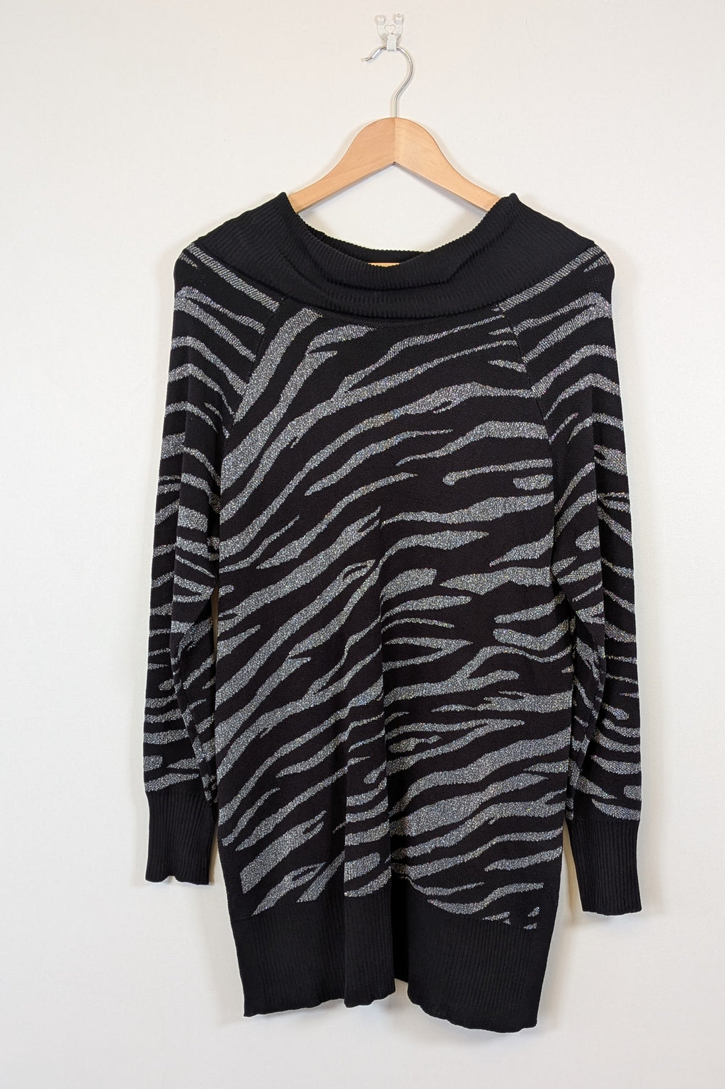 Liz Jordan Designer Collection Roll Neck Zebra Jumper in Black Size L BNWT RRP $139.95