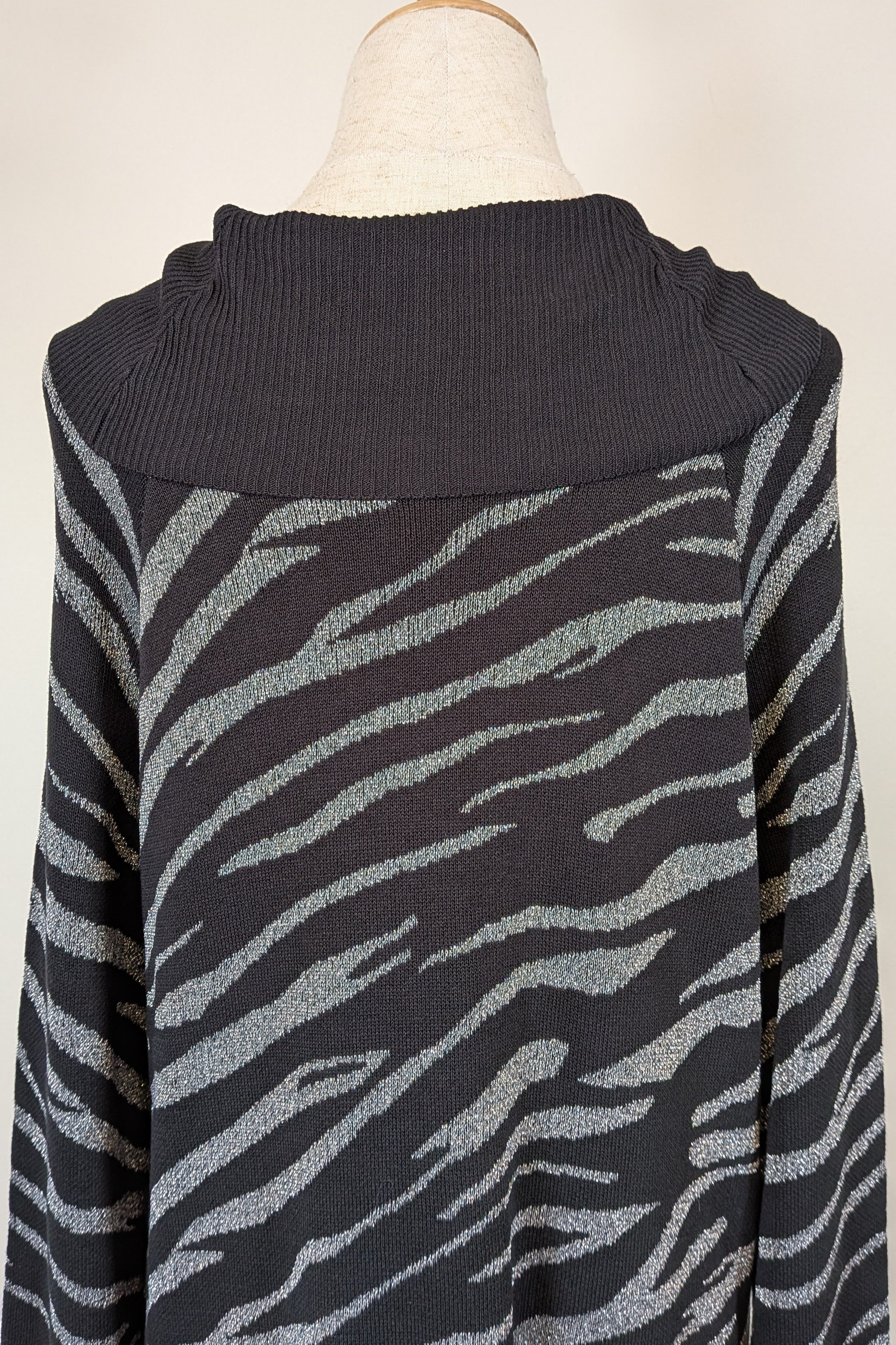 Liz Jordan Designer Collection Roll Neck Zebra Jumper in Black Size L BNWT RRP $139.95