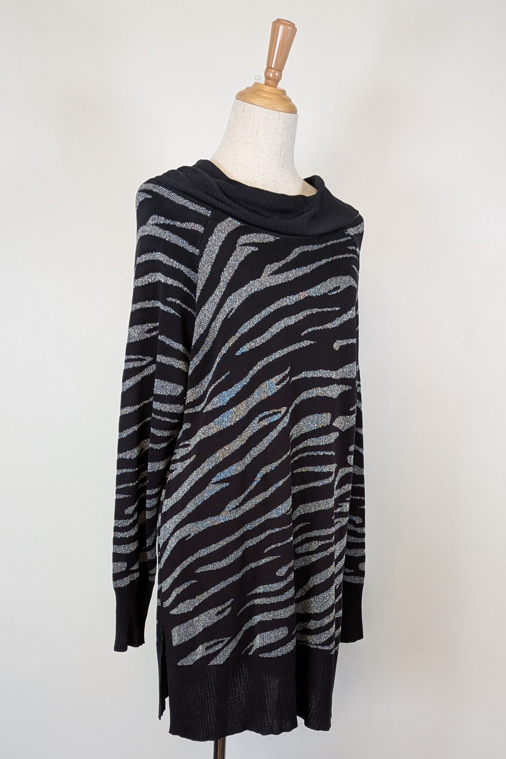 Liz Jordan Designer Collection Roll Neck Zebra Jumper in Black Size L BNWT RRP $139.95