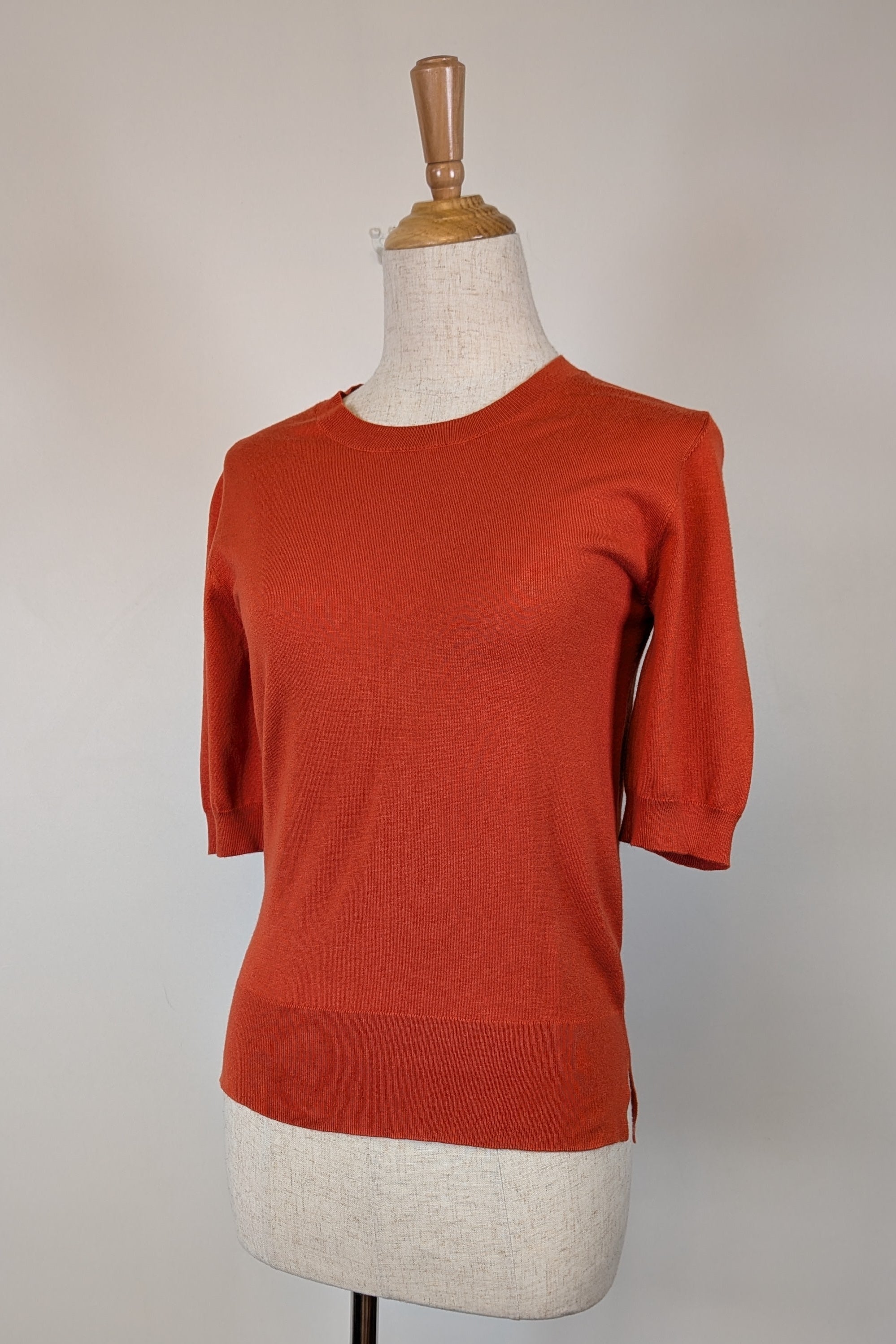 Veronika Maine Elbow Sleeve Round Knit in Pumpkin Size M