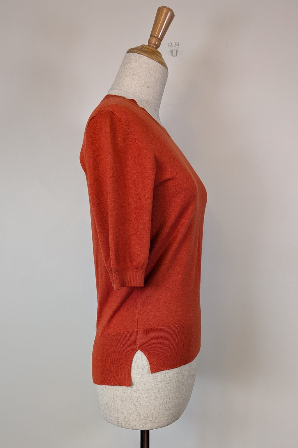 Veronika Maine Elbow Sleeve Round Knit in Pumpkin Size M