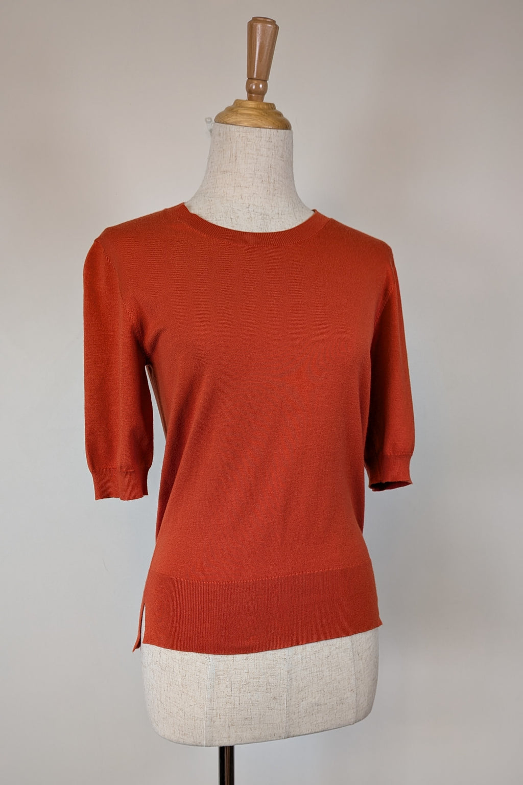 Veronika Maine Elbow Sleeve Round Knit in Pumpkin Size M