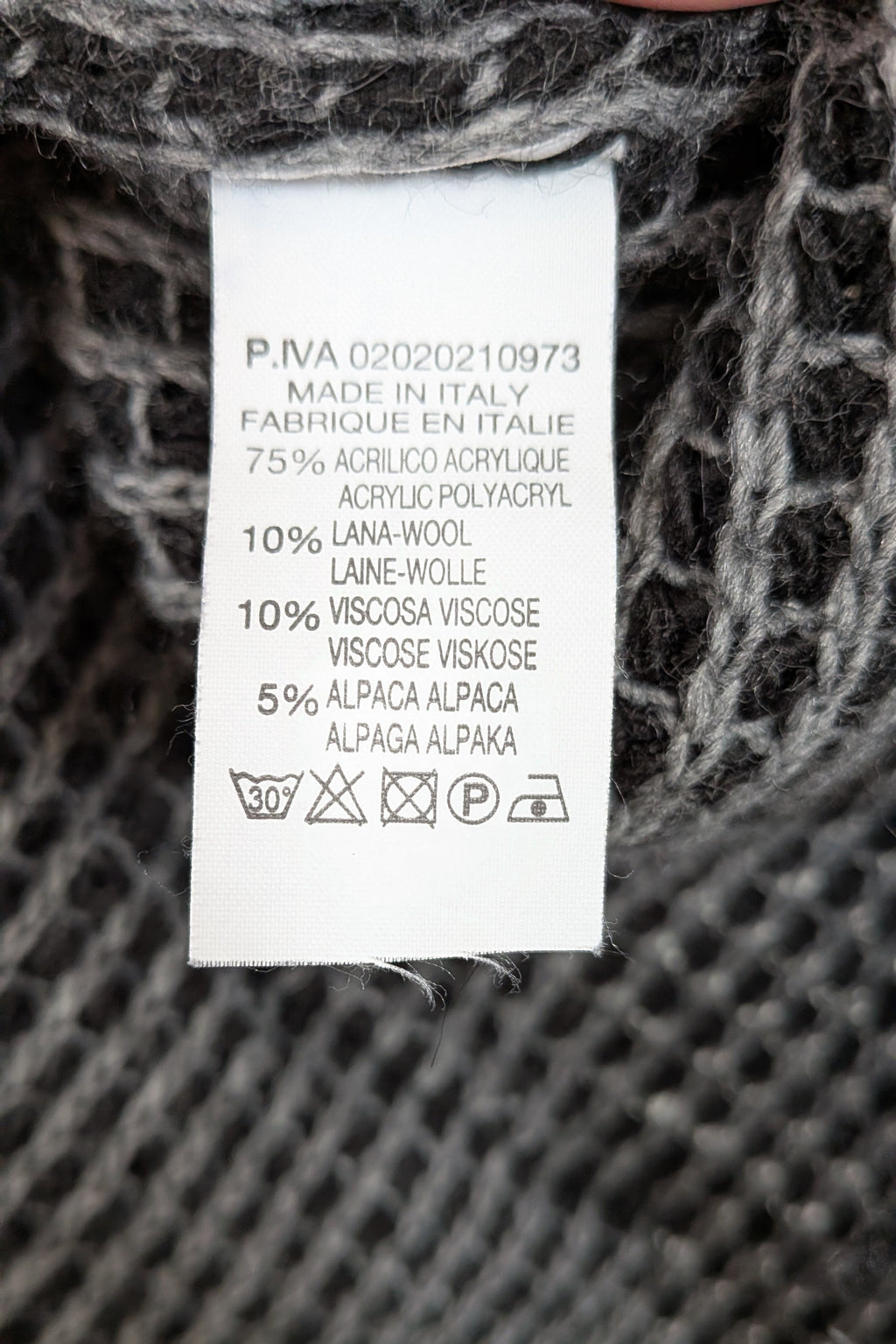 Vintage 90s/Y2K Made in Italy Frayed Fringe Knit Cardigan Size M