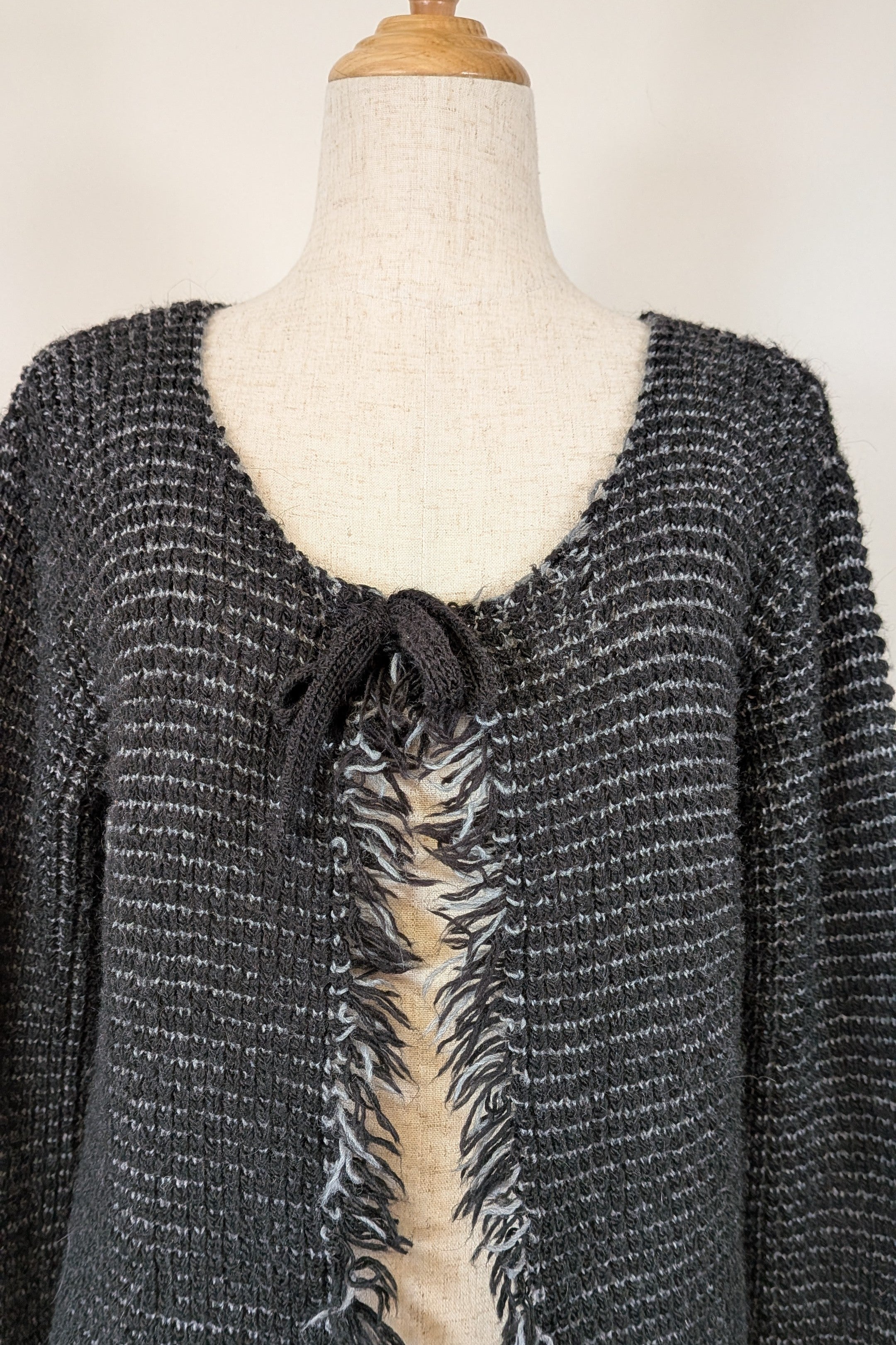 Vintage 90s/Y2K Made in Italy Frayed Fringe Knit Cardigan Size M