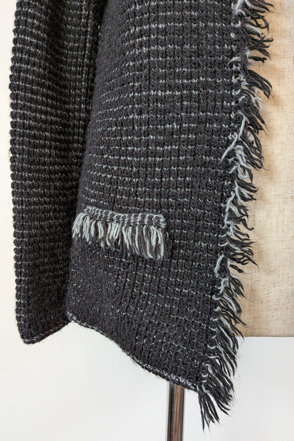 Vintage 90s/Y2K Made in Italy Frayed Fringe Knit Cardigan Size M