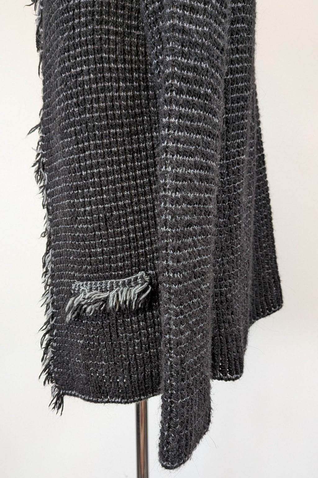 Vintage 90s/Y2K Made in Italy Frayed Fringe Knit Cardigan Size M