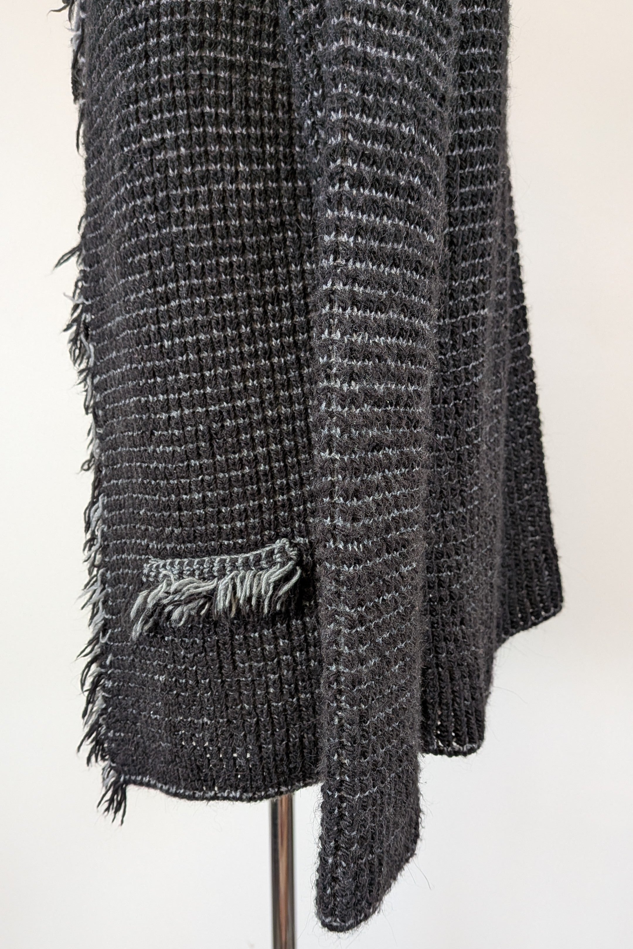 Vintage 90s/Y2K Made in Italy Frayed Fringe Knit Cardigan Size M