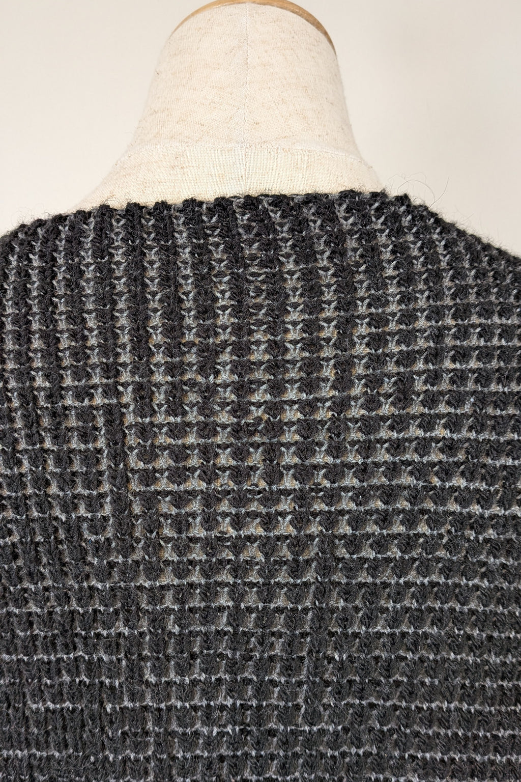 Vintage 90s/Y2K Made in Italy Frayed Fringe Knit Cardigan Size M