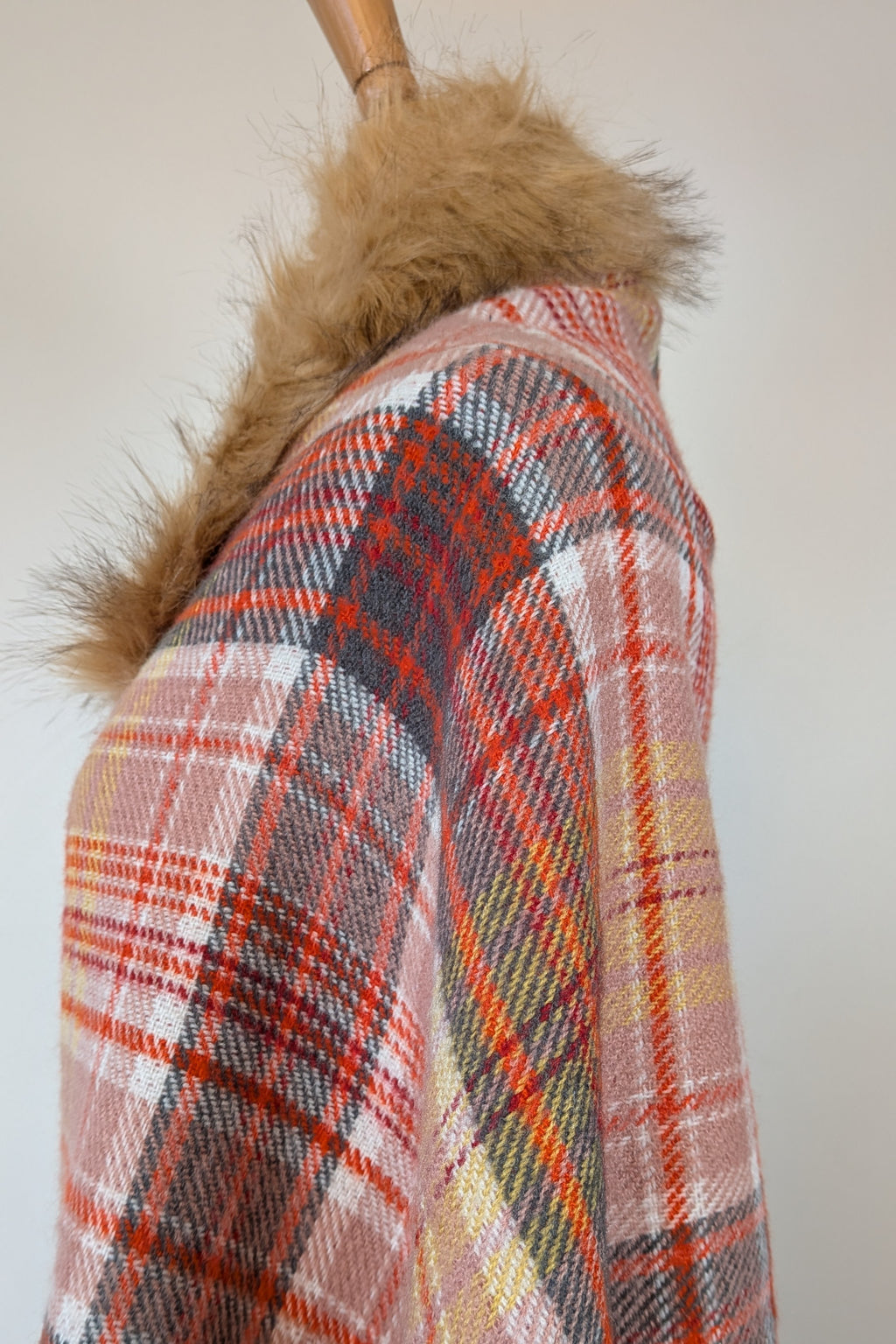 Plaid Faux Fur Collar Plaid Shawl Size S/M
